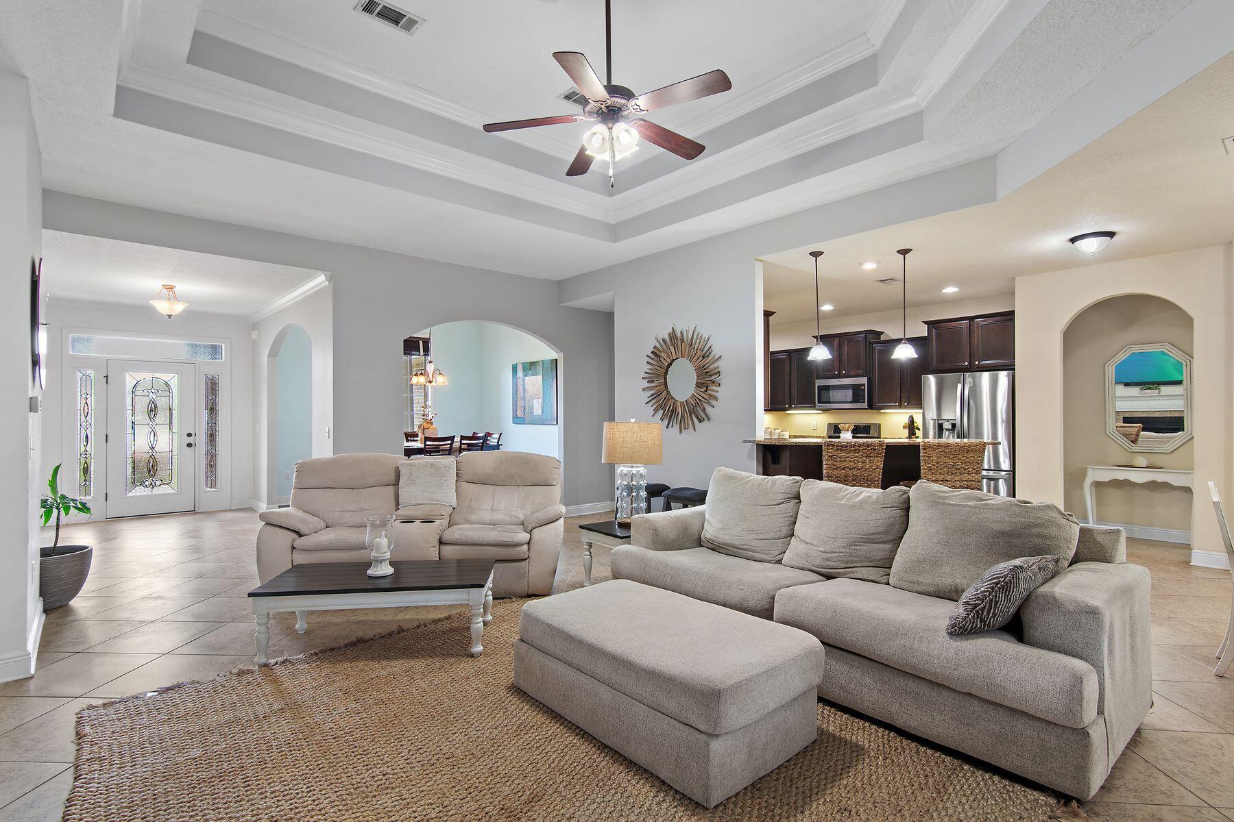 114 S Knightsbridge Court
