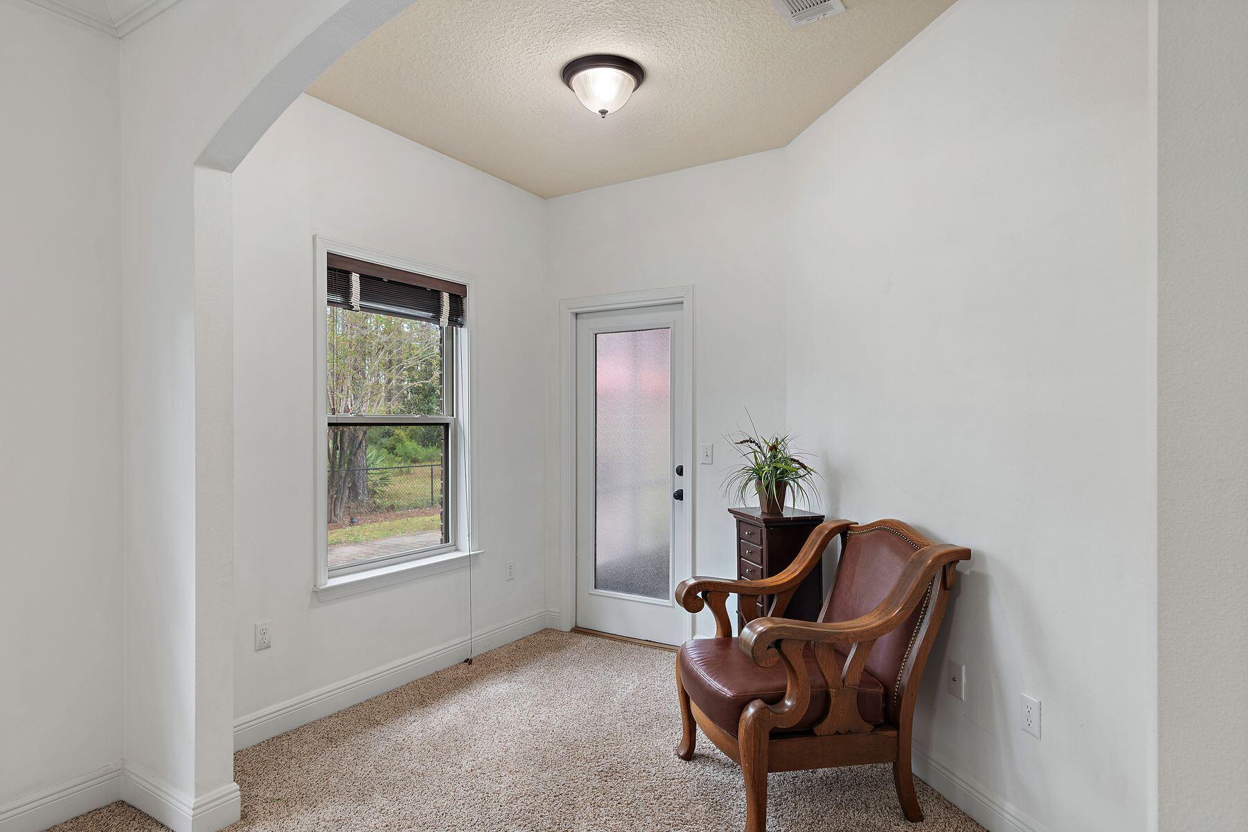 114 S Knightsbridge Court