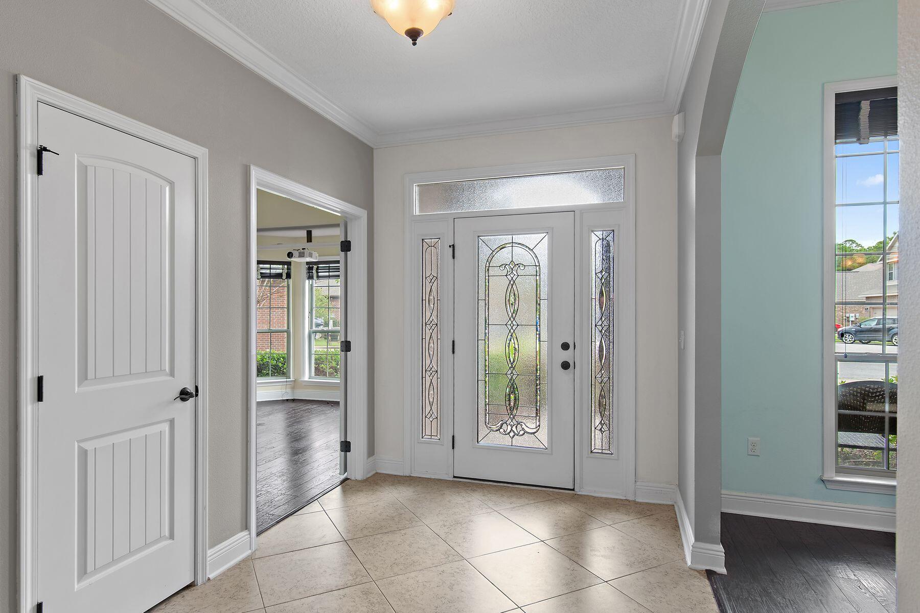 114 S Knightsbridge Court