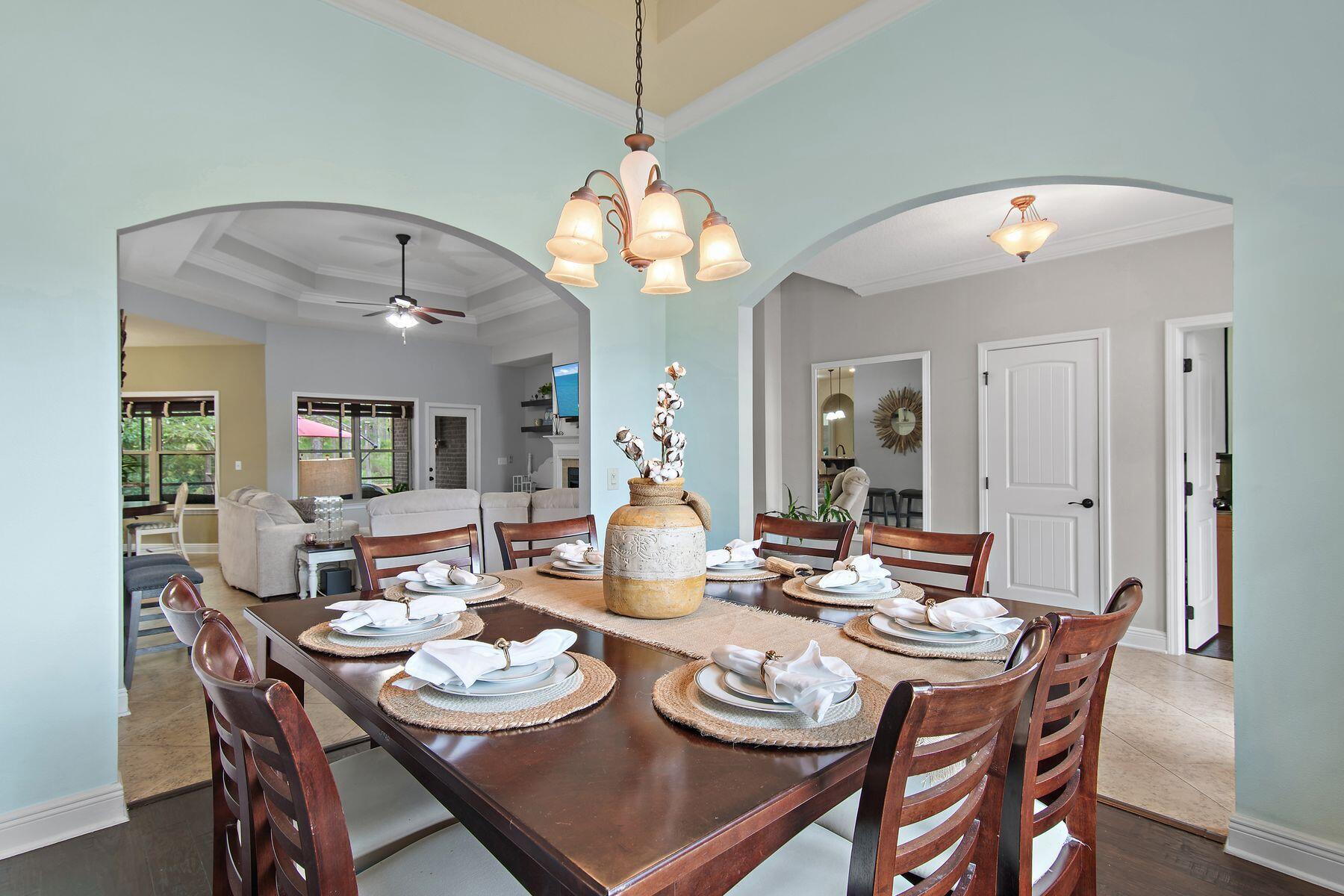 114 S Knightsbridge Court