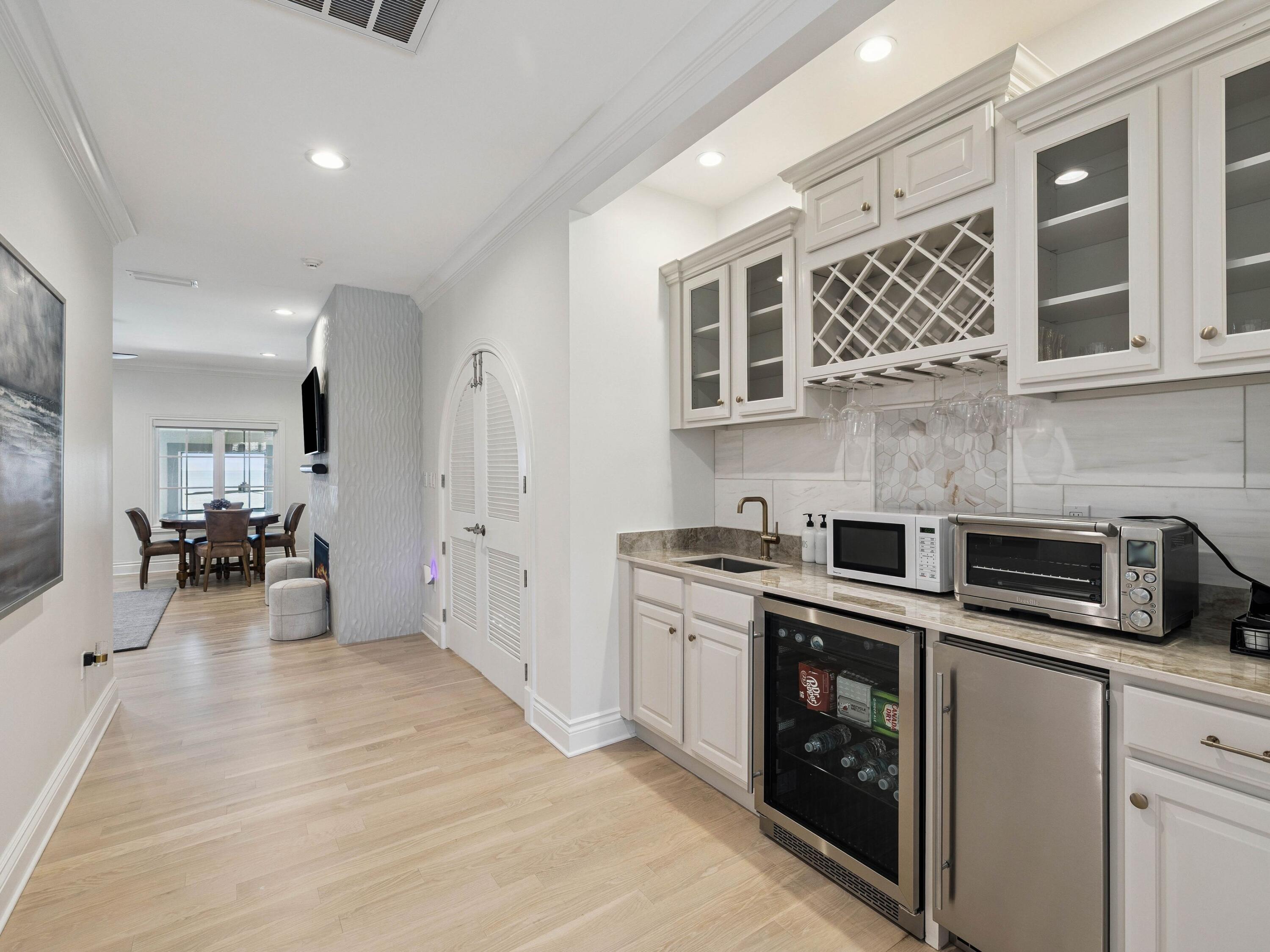3212 Bay Estates Circle