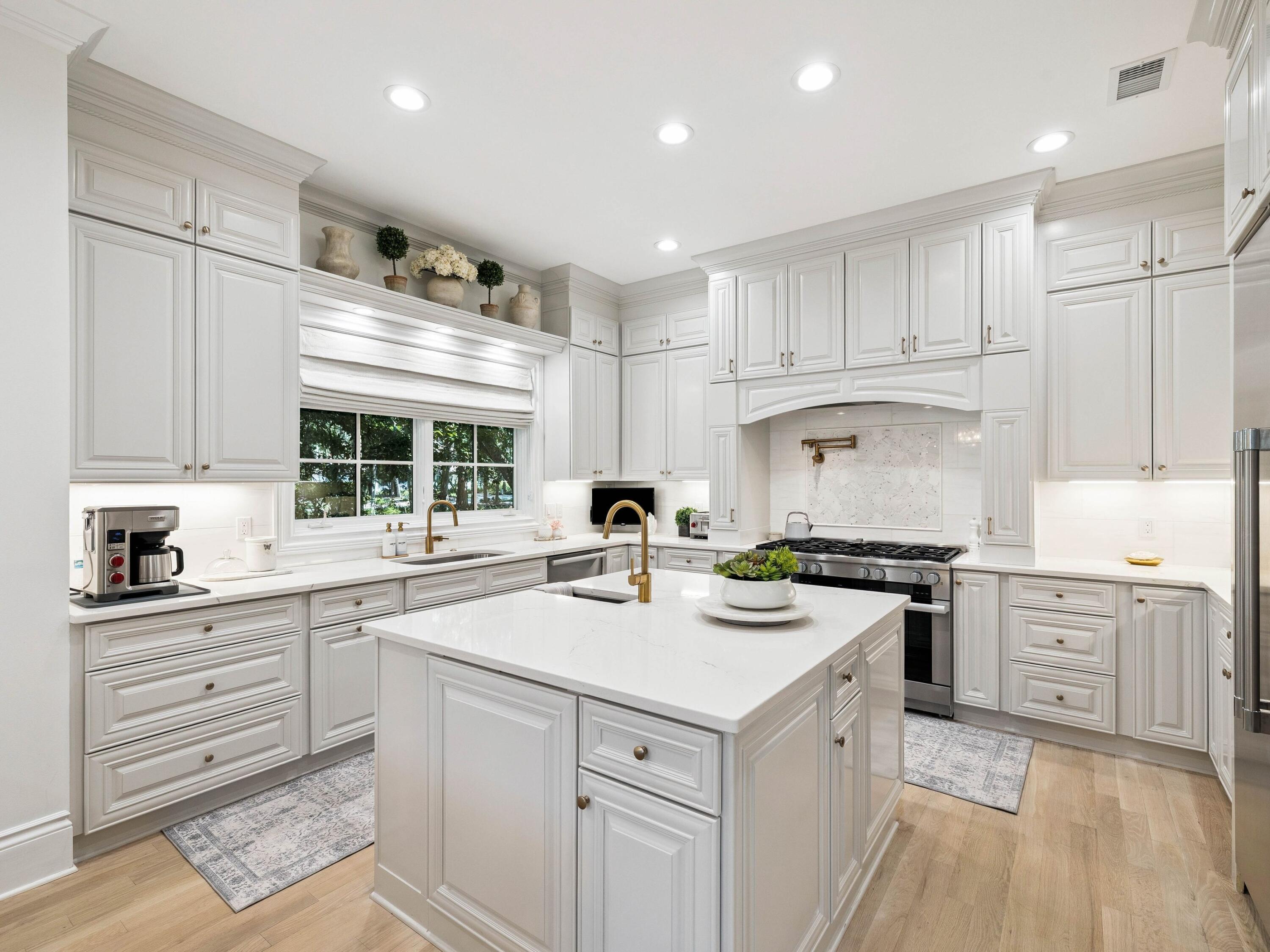 3212 Bay Estates Circle