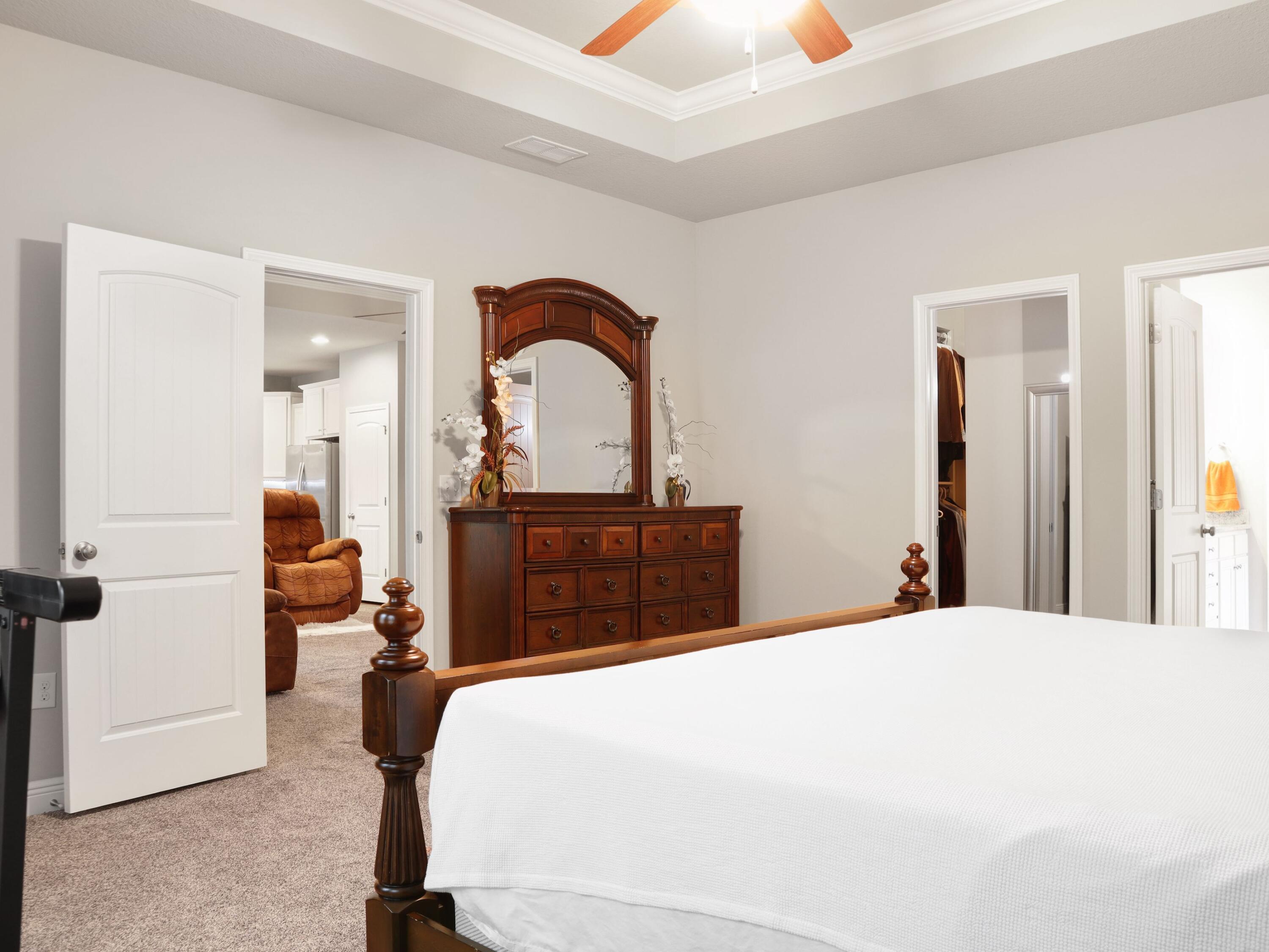 4753 Dupont Circle