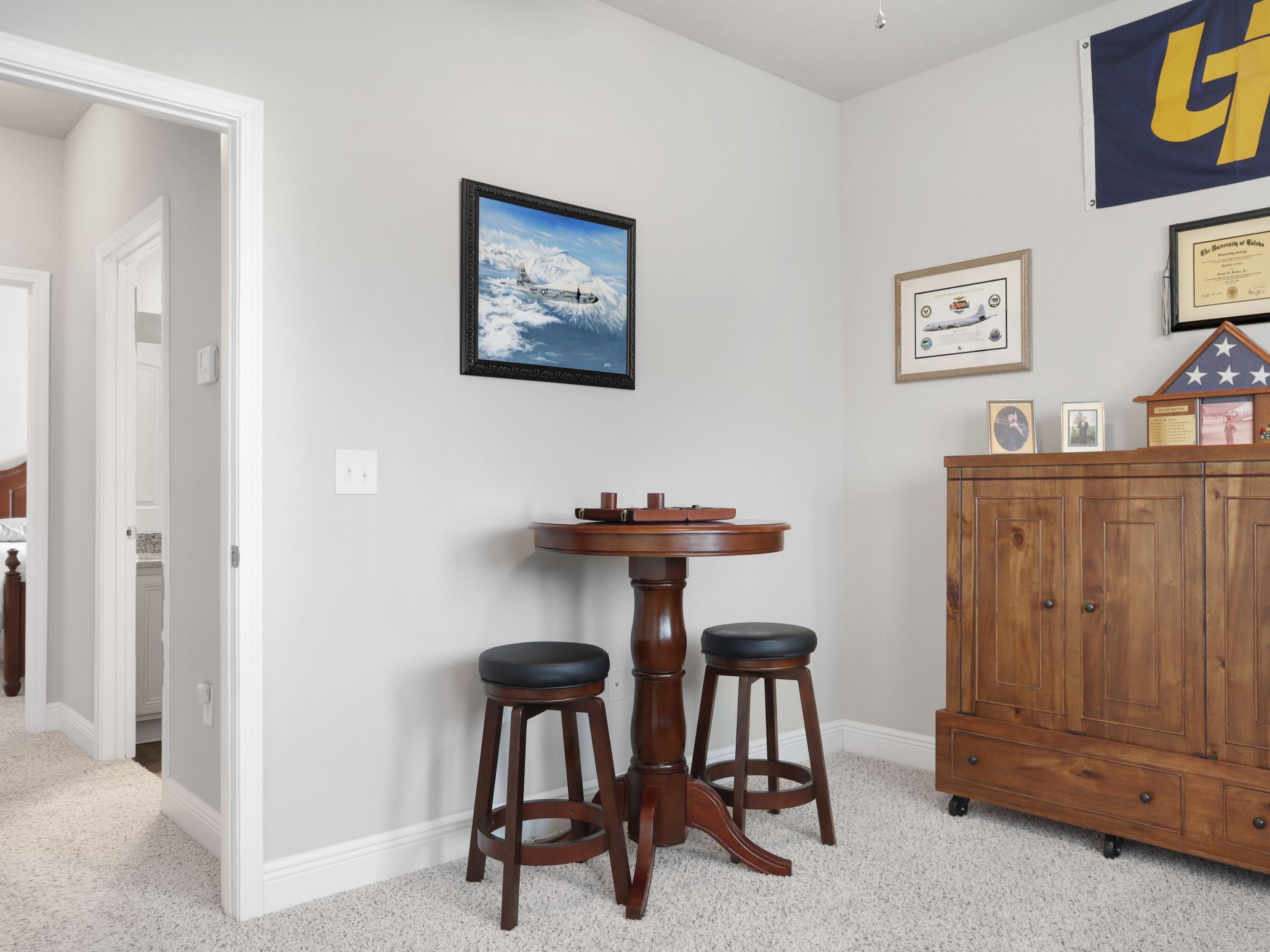 4753 Dupont Circle