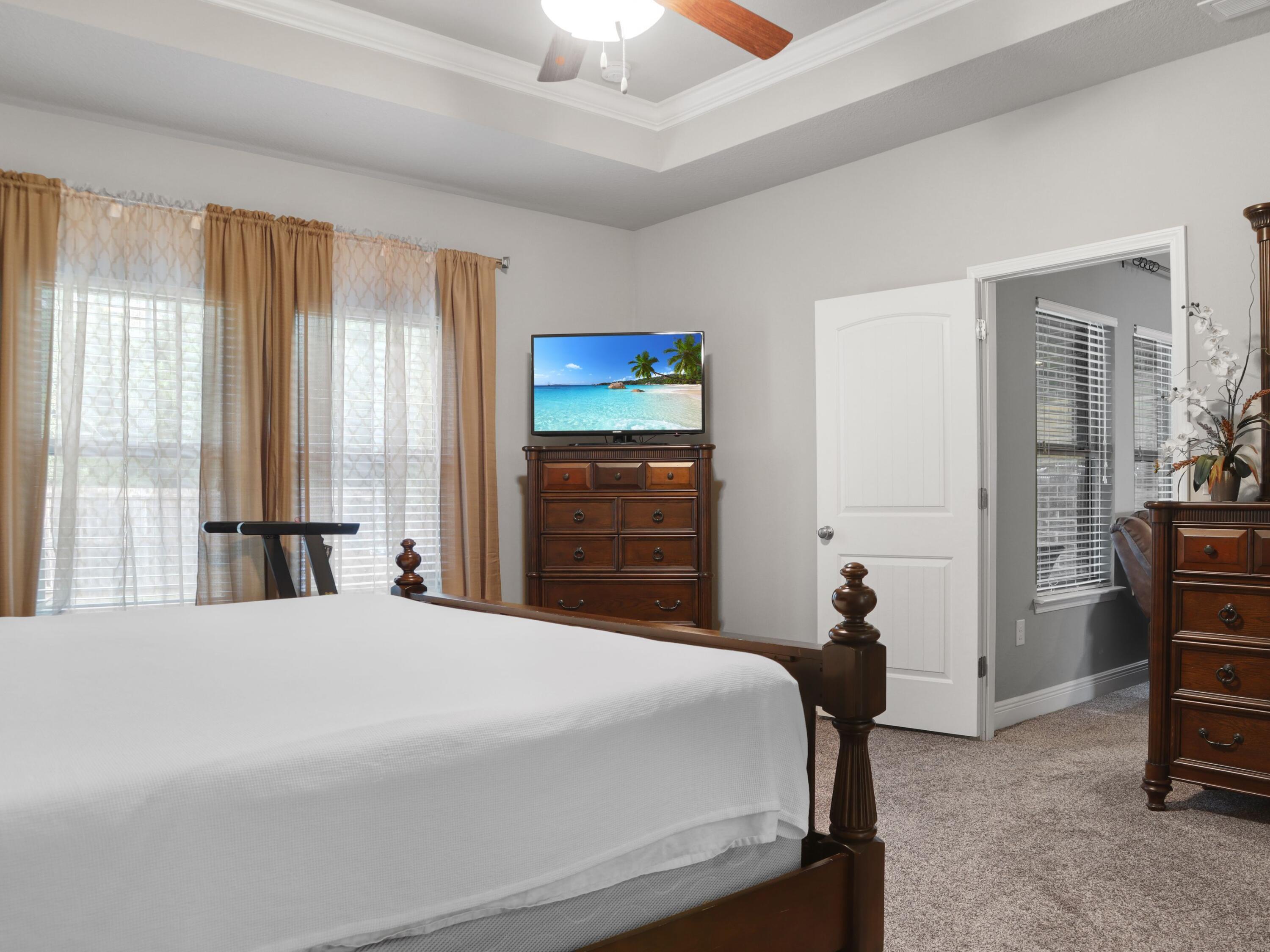 4753 Dupont Circle