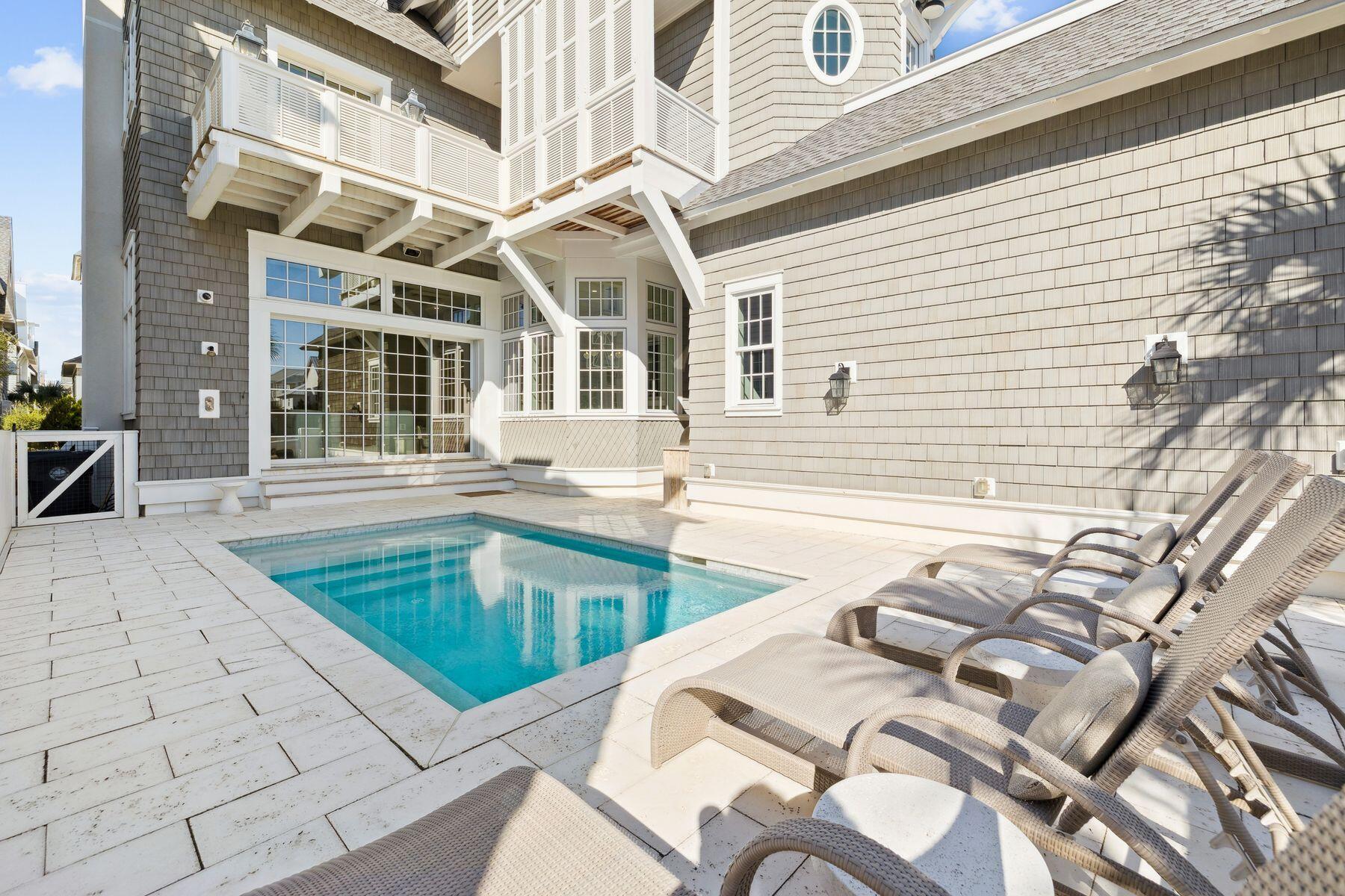 25 Peace Lane