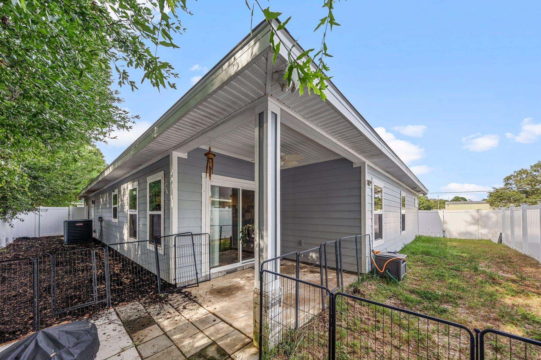 736 Commanche Street