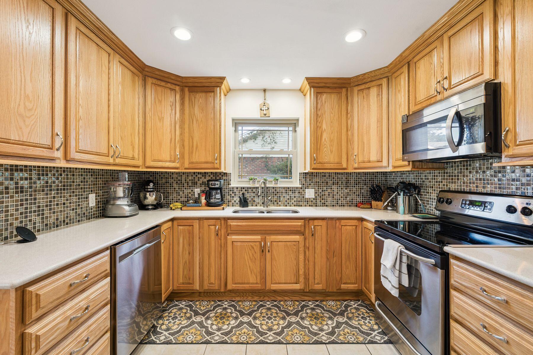 370 Dawn Lane