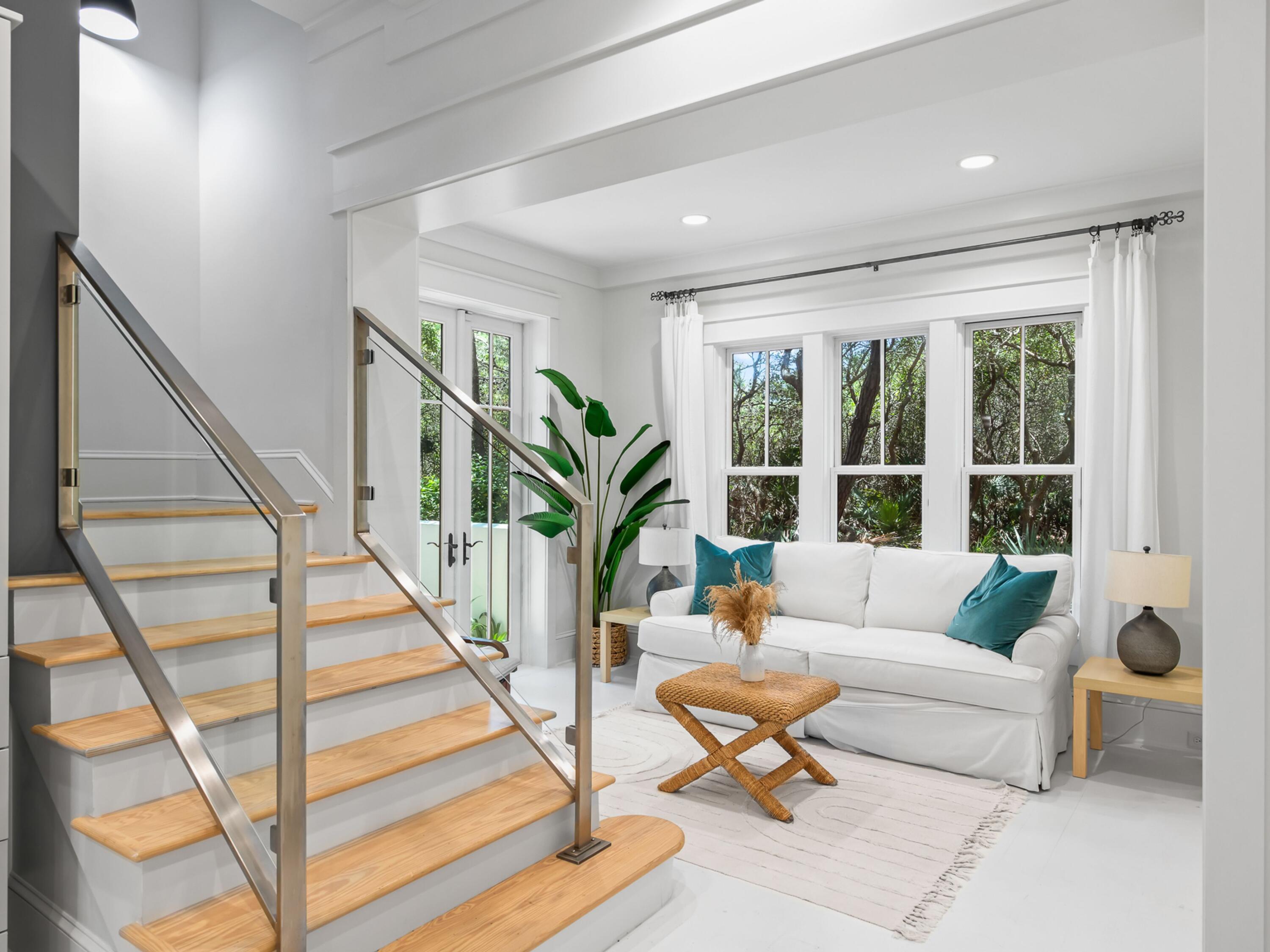 107 E Bermuda Drive