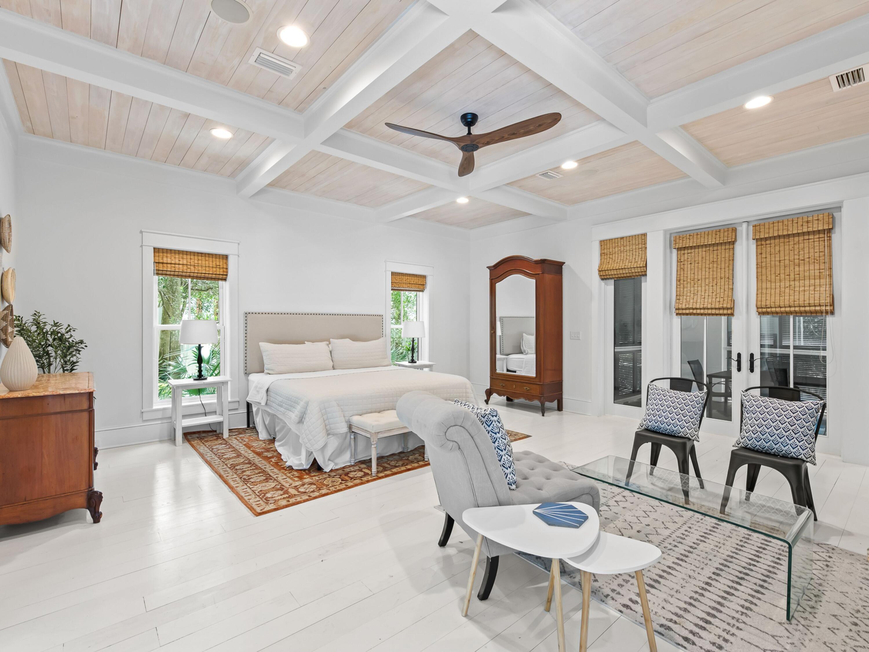 107 E Bermuda Drive