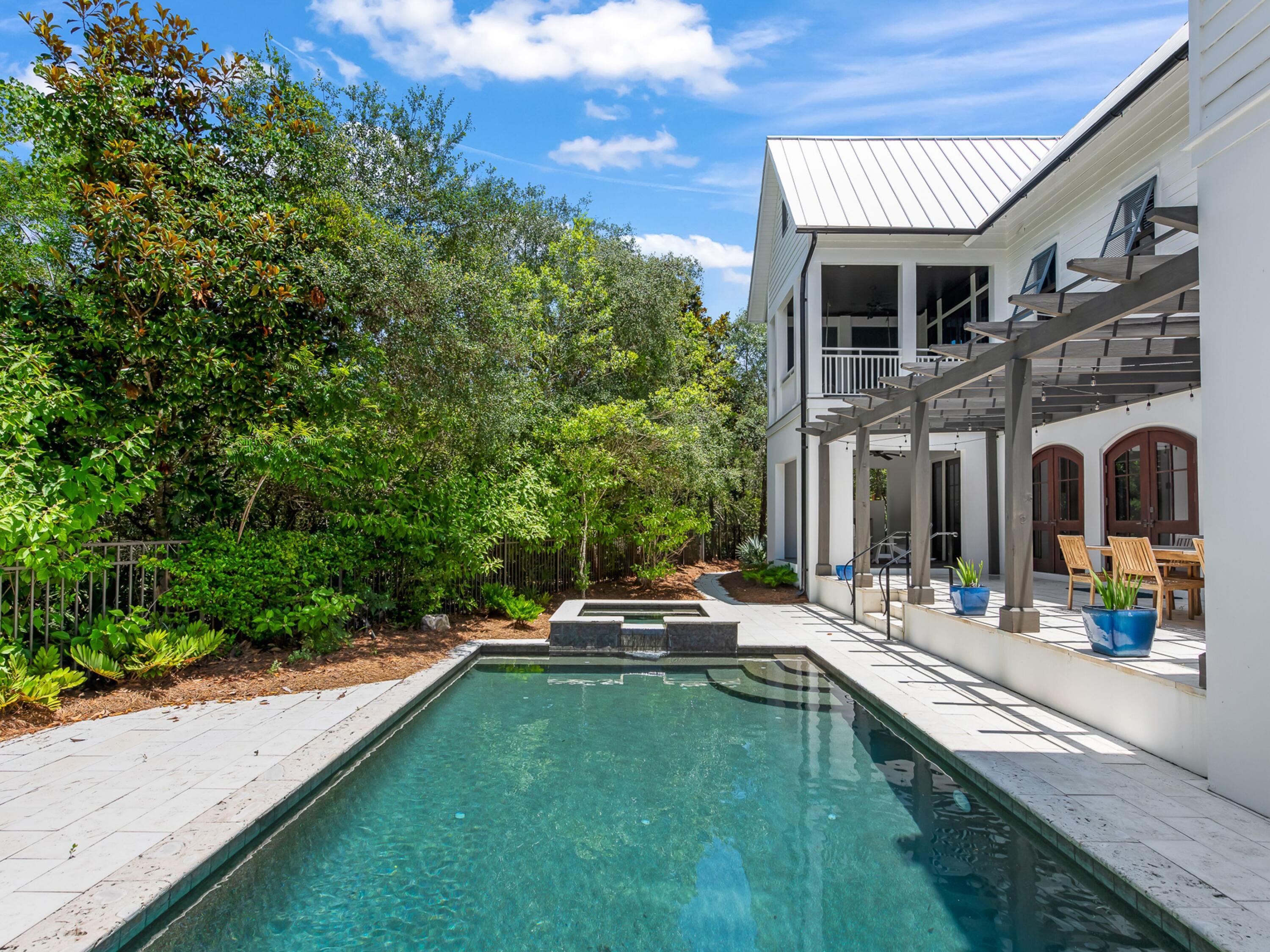 107 E Bermuda Drive