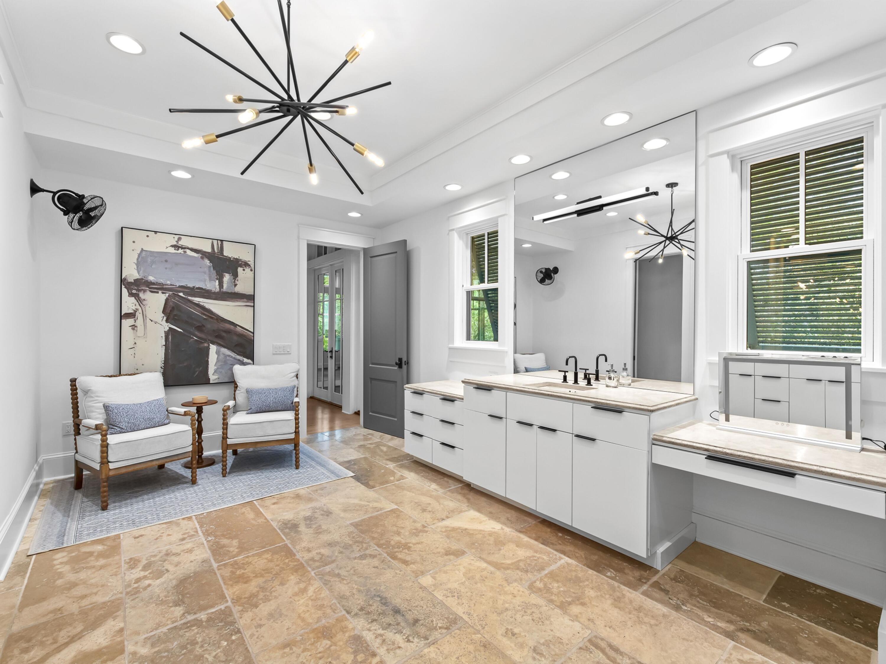 107 E Bermuda Drive