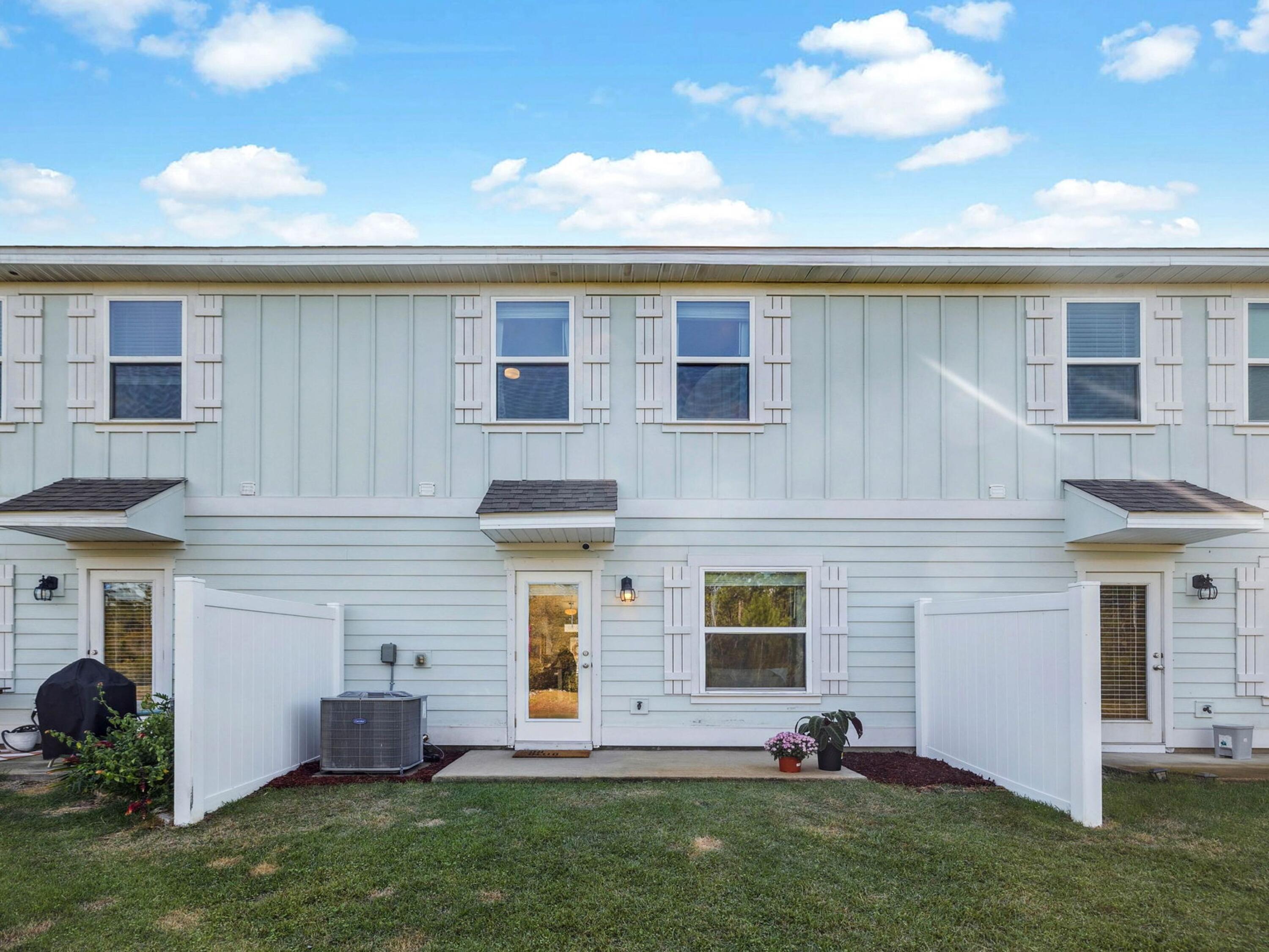 89 Crossing Lane, C