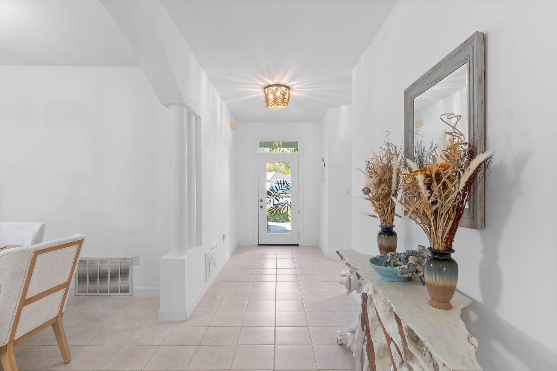 177 Bonaire Boulevard