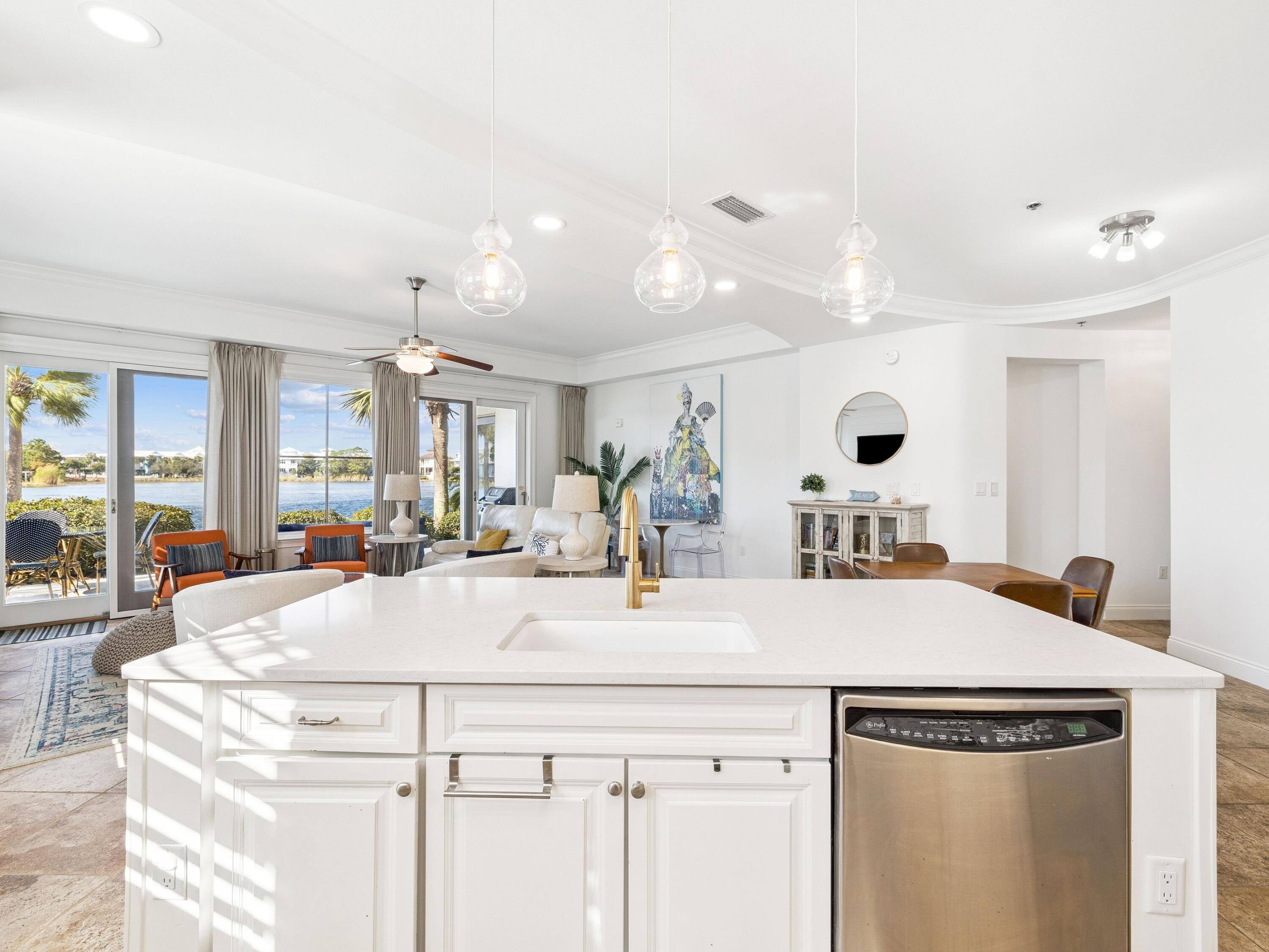 118 Carillon Market Street 102