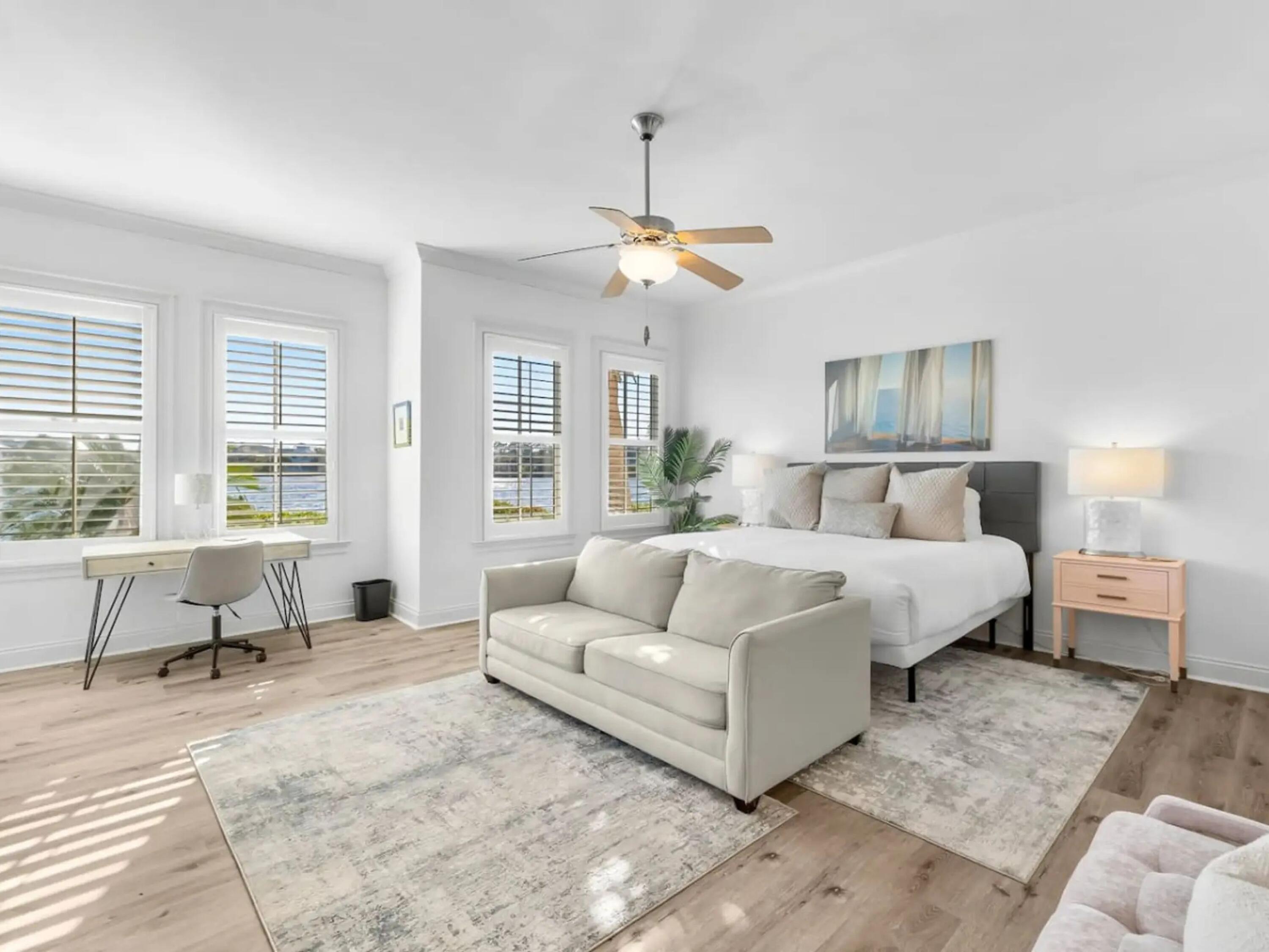 118 Carillon Market Street 102