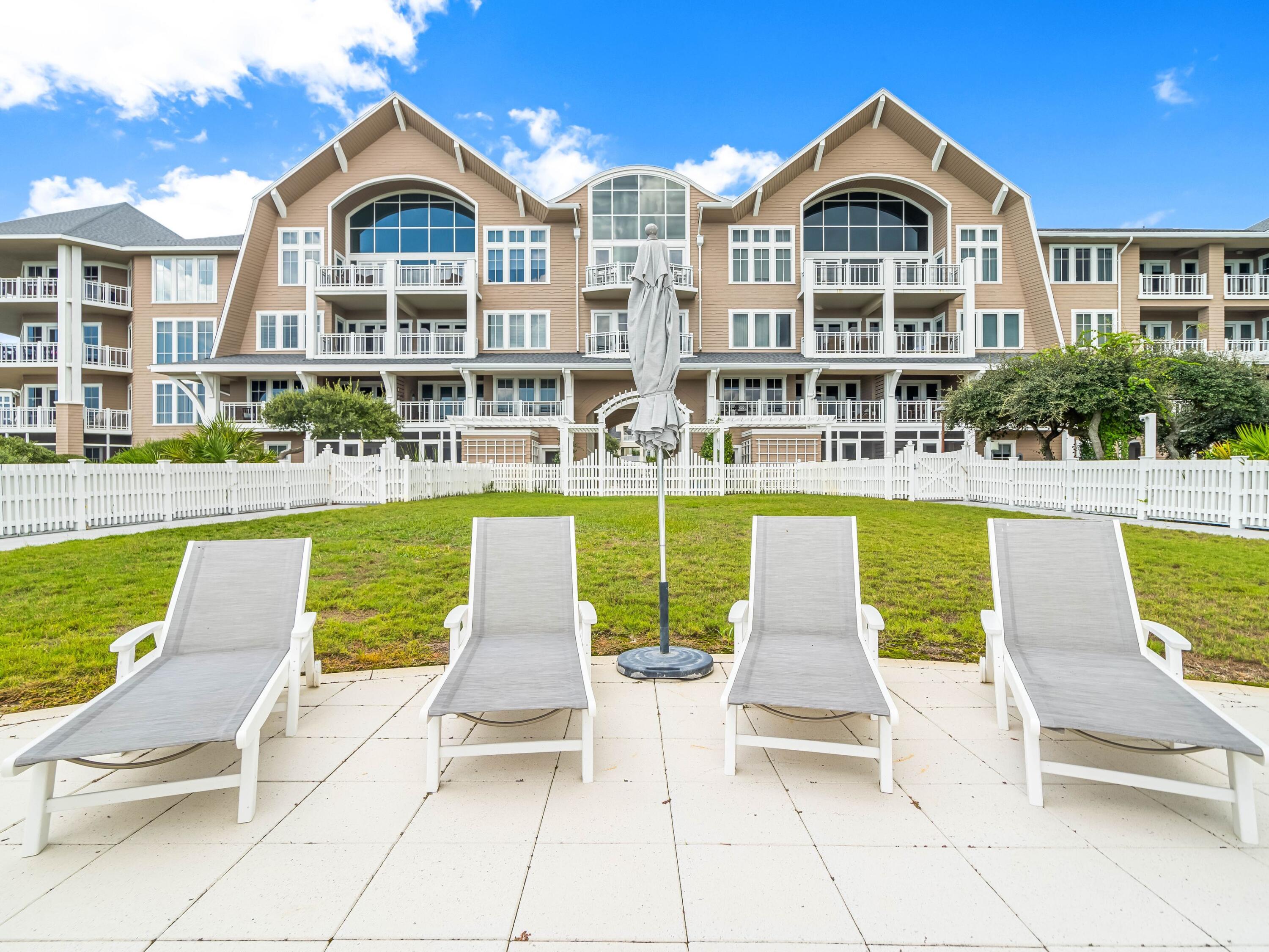99 Compass Point Way 401