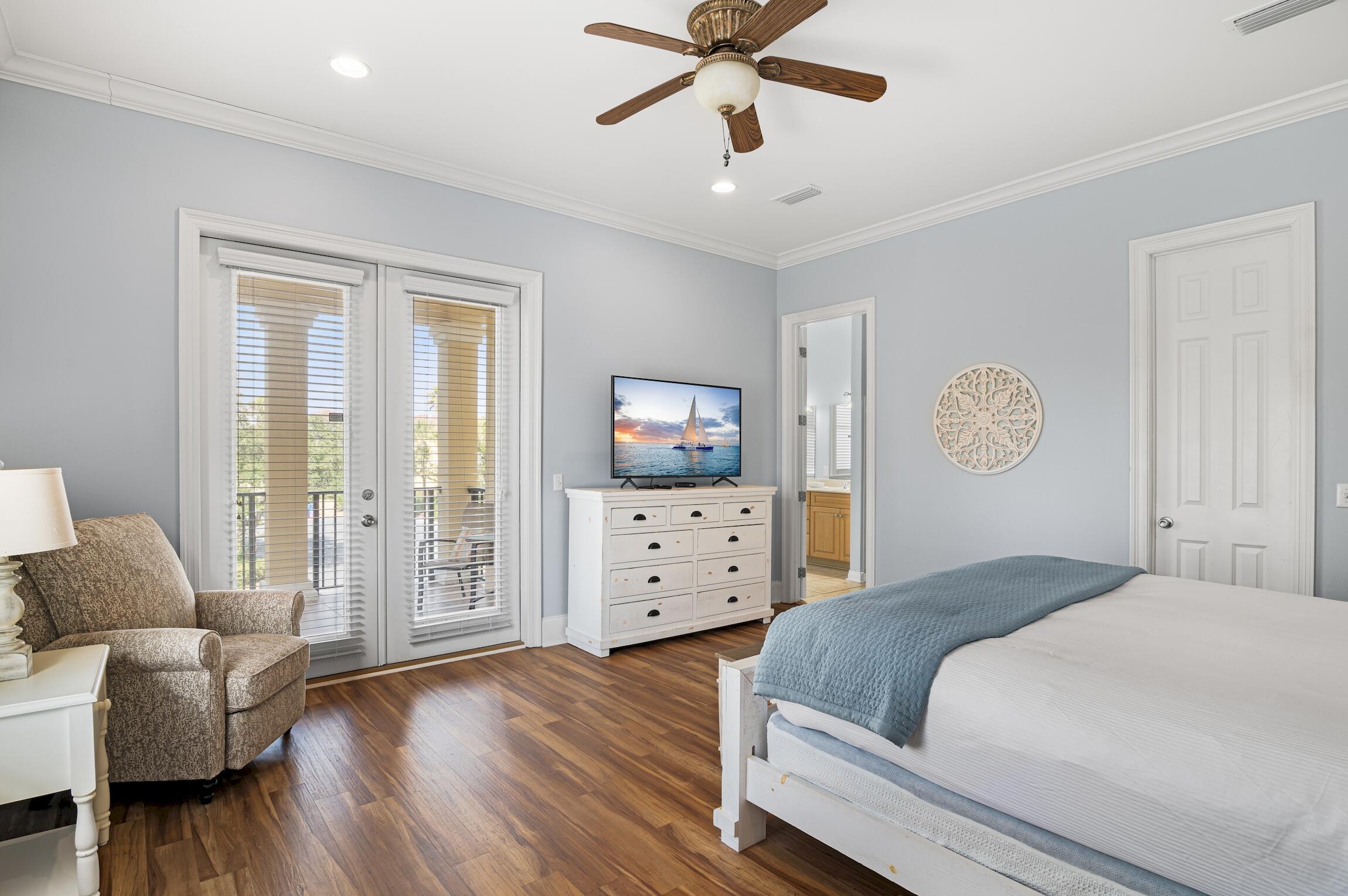 431 La Valencia Circle
