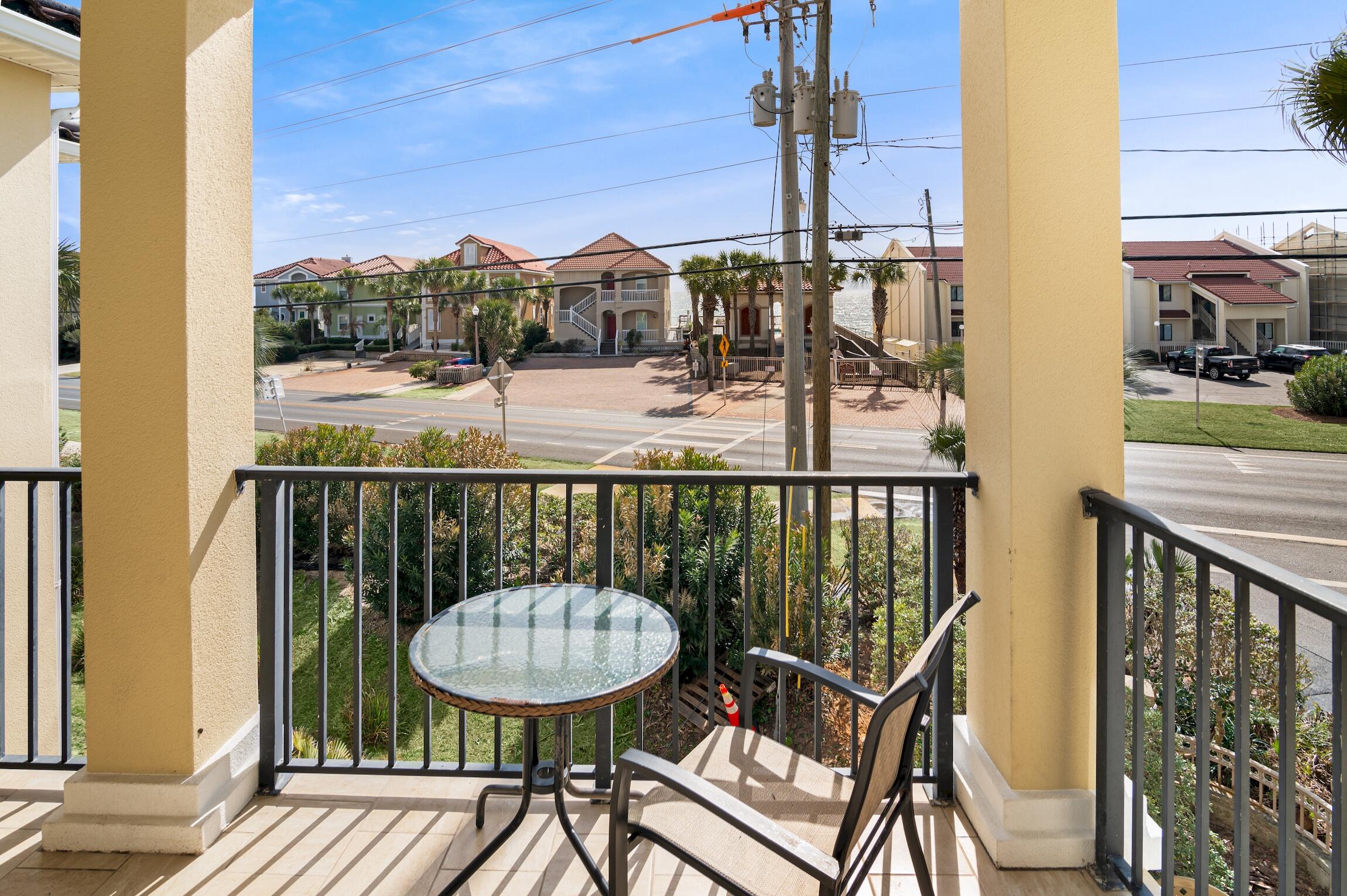 431 La Valencia Circle