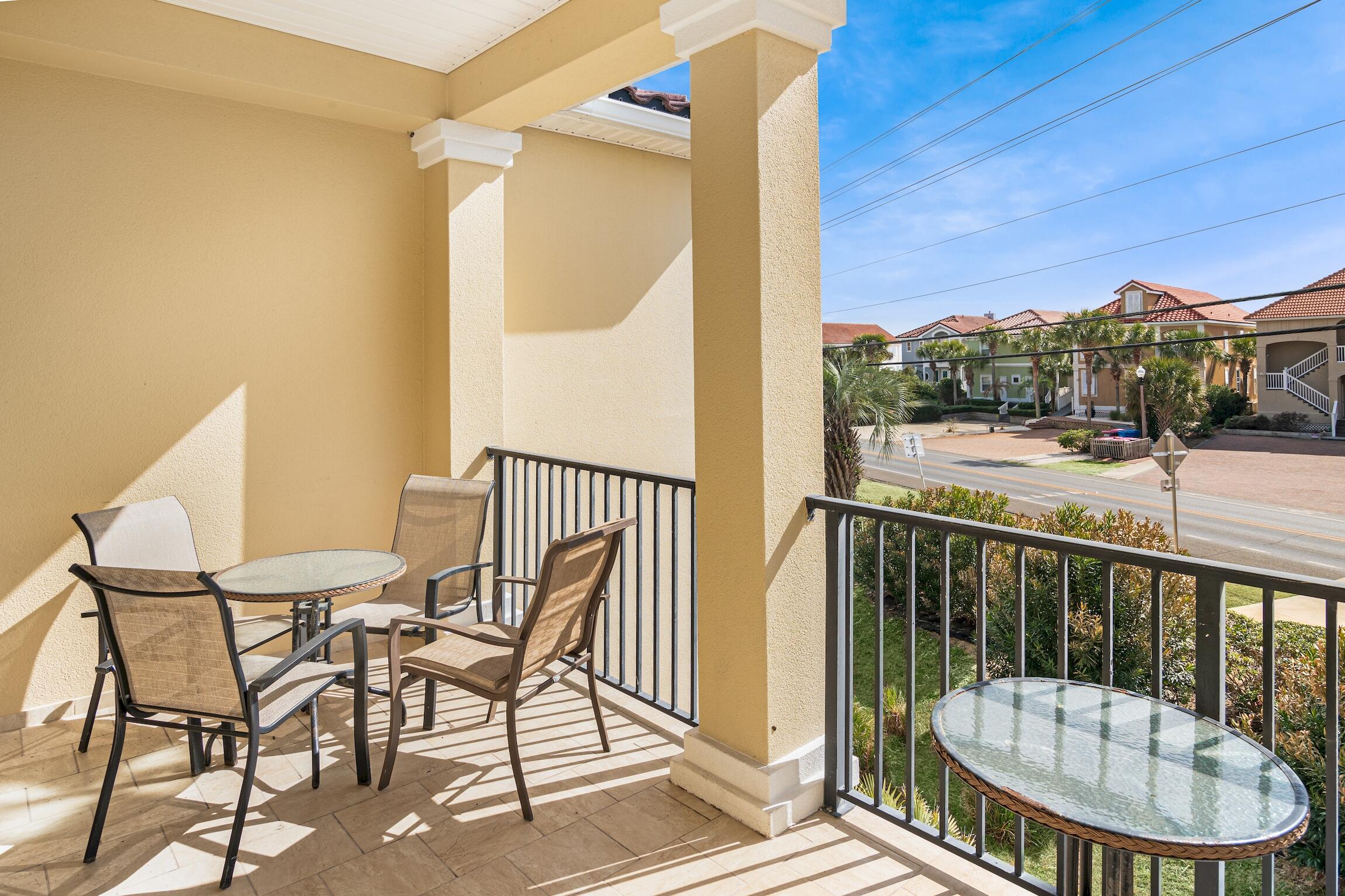 431 La Valencia Circle