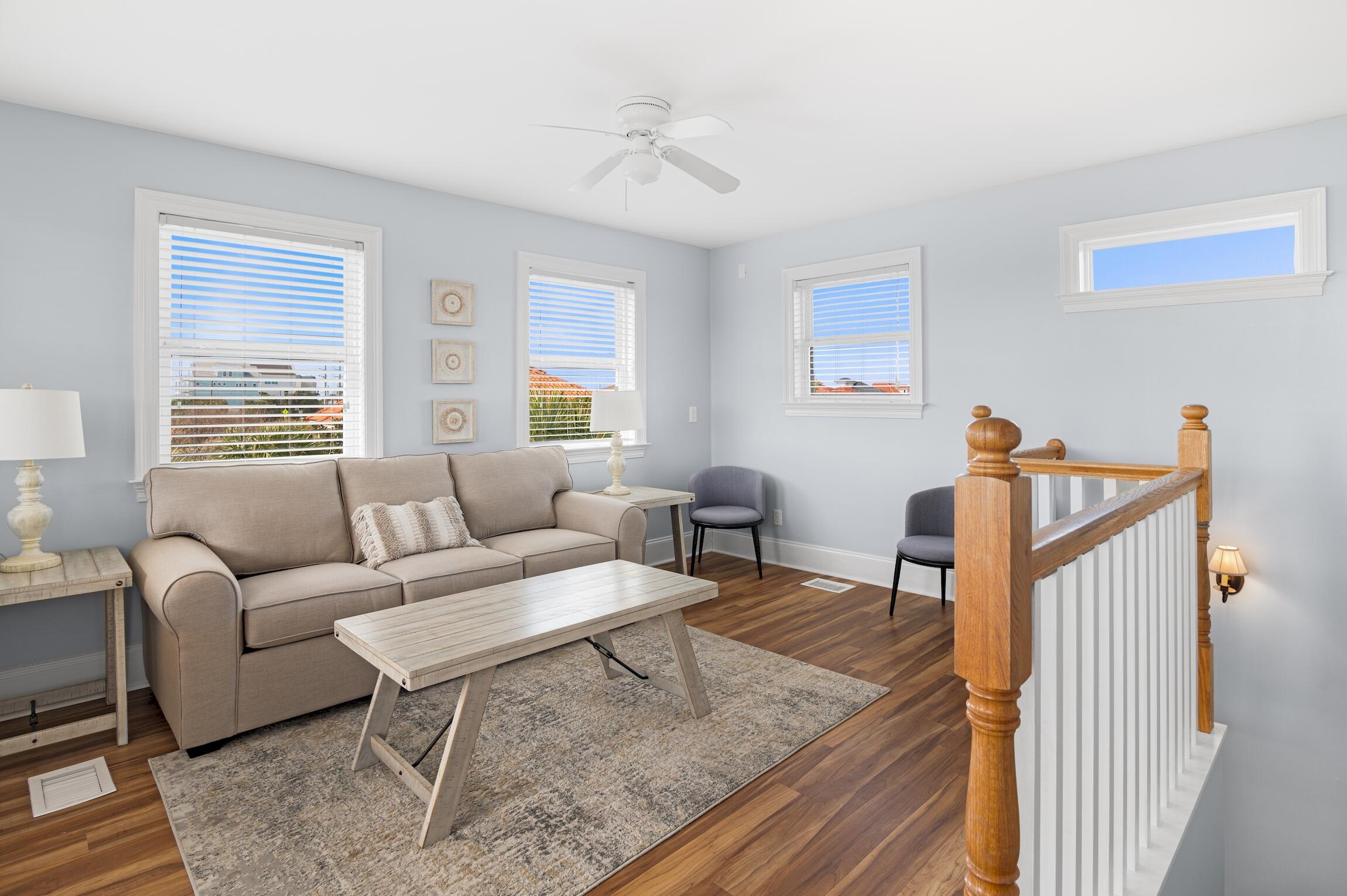 431 La Valencia Circle