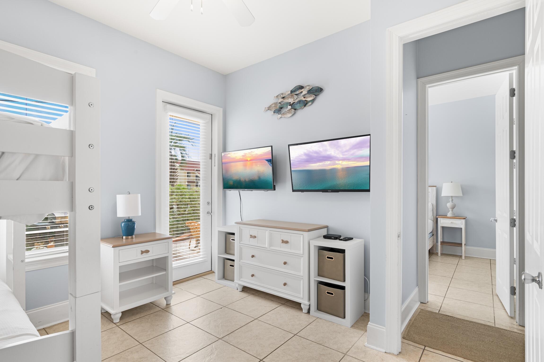 431 La Valencia Circle