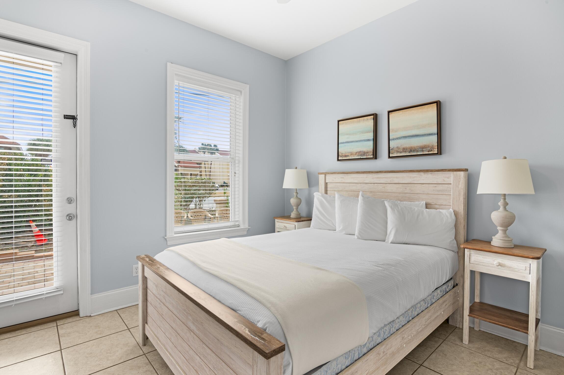 431 La Valencia Circle