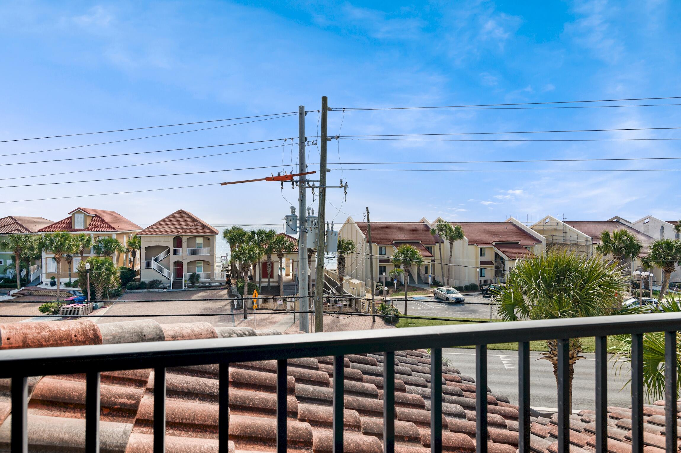 431 La Valencia Circle
