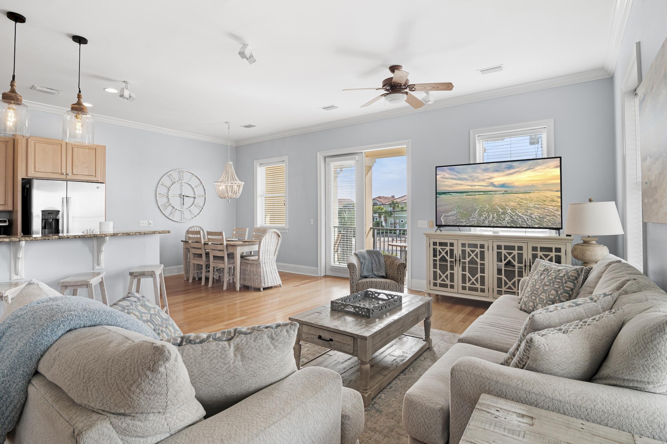 431 La Valencia Circle