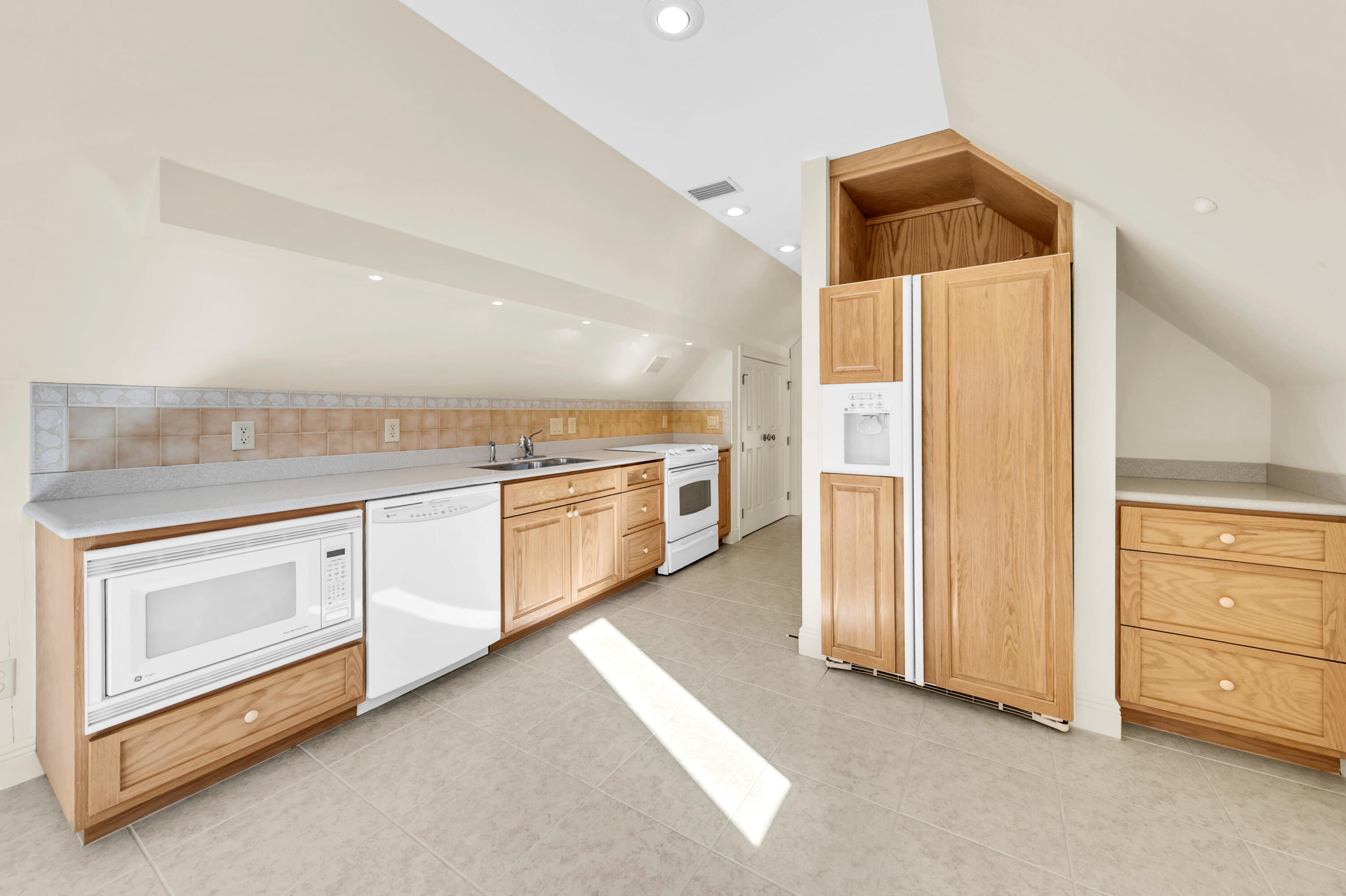419 Pelican Circle