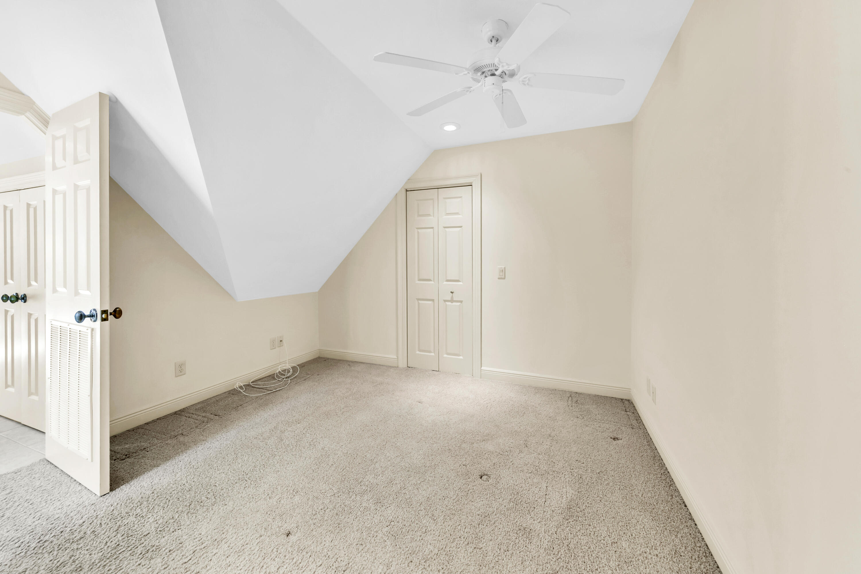 419 Pelican Circle
