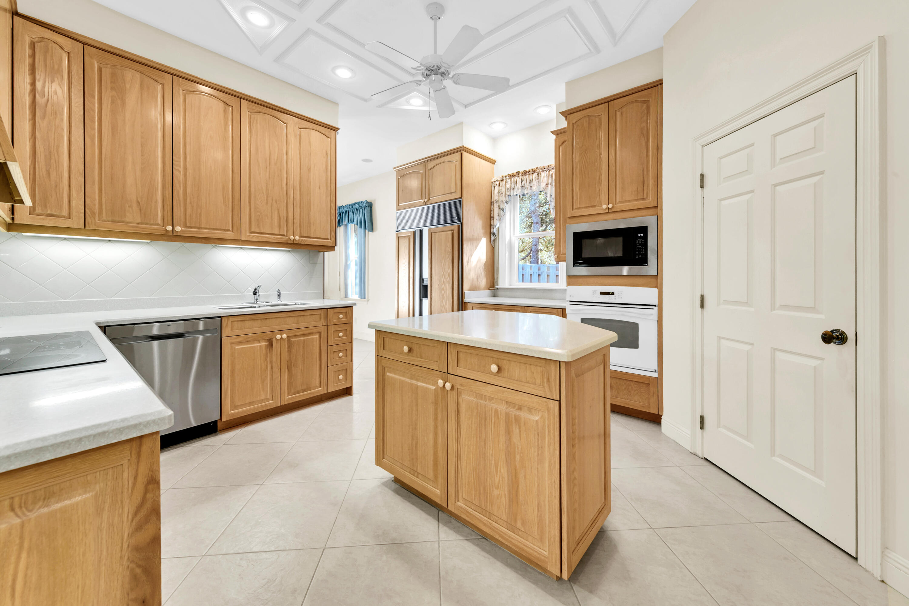 419 Pelican Circle