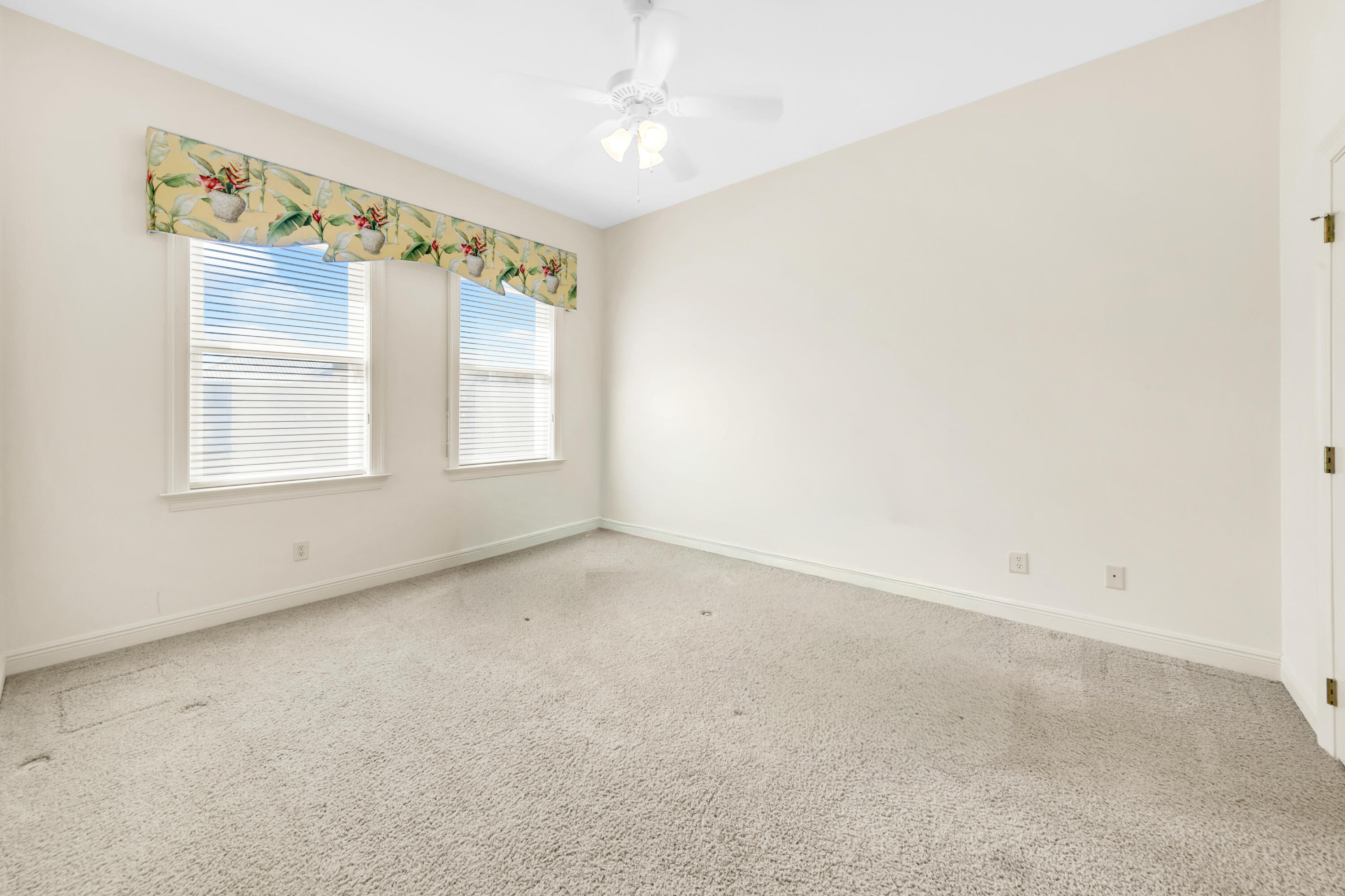 419 Pelican Circle