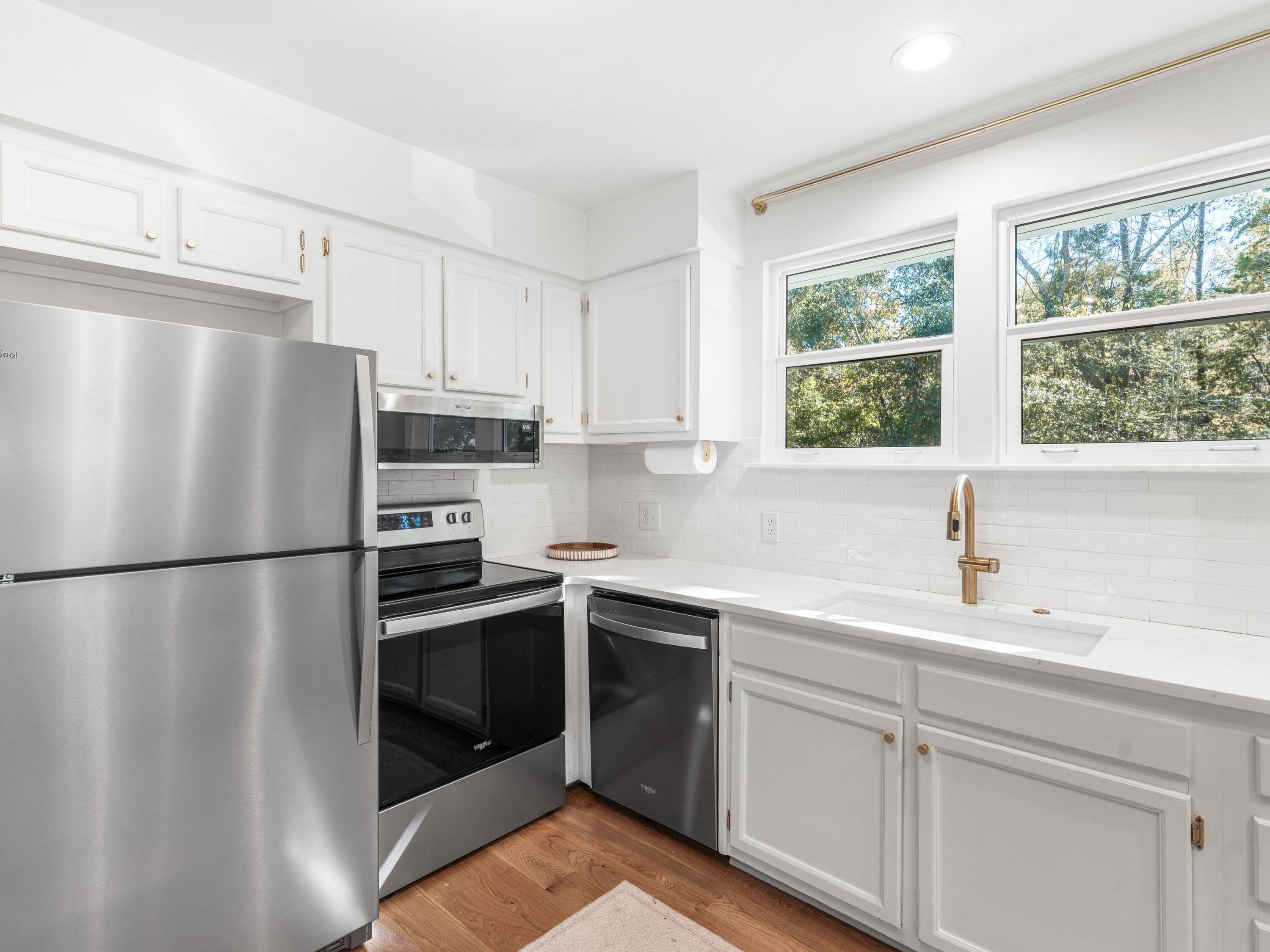 1068 N County Highway 395