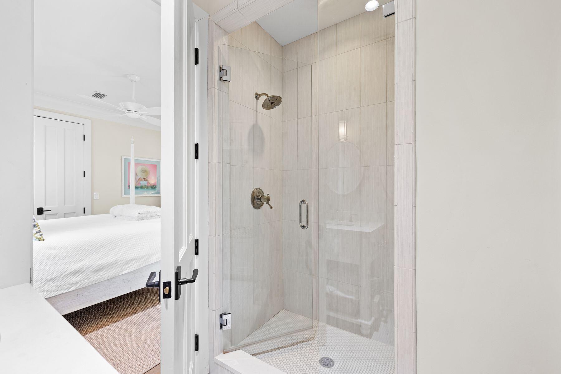 29 W Yacht Pond Lane
