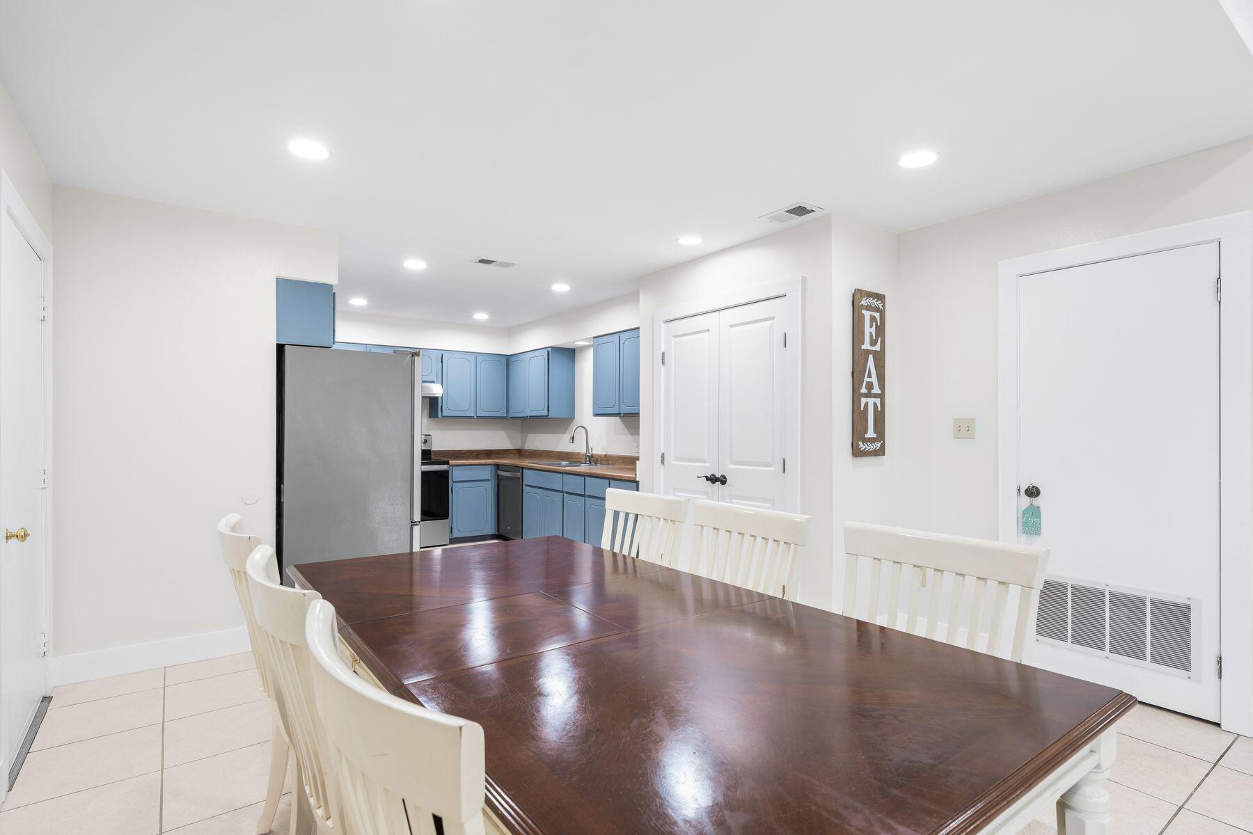 32 7th Avenue 120