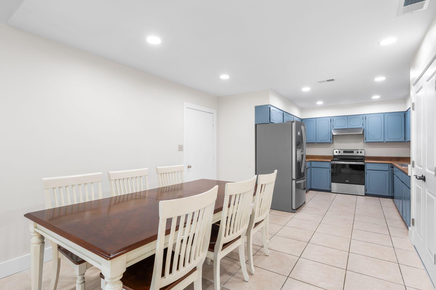 32 7th Avenue 120