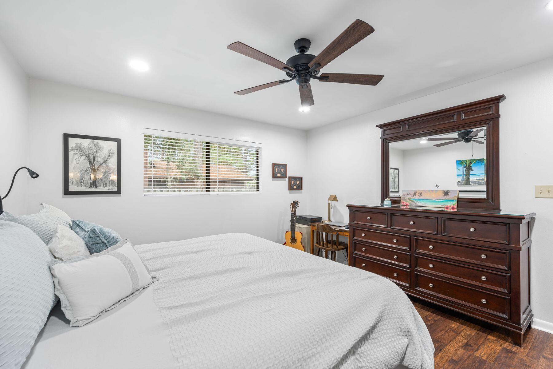 32 7th Avenue 120