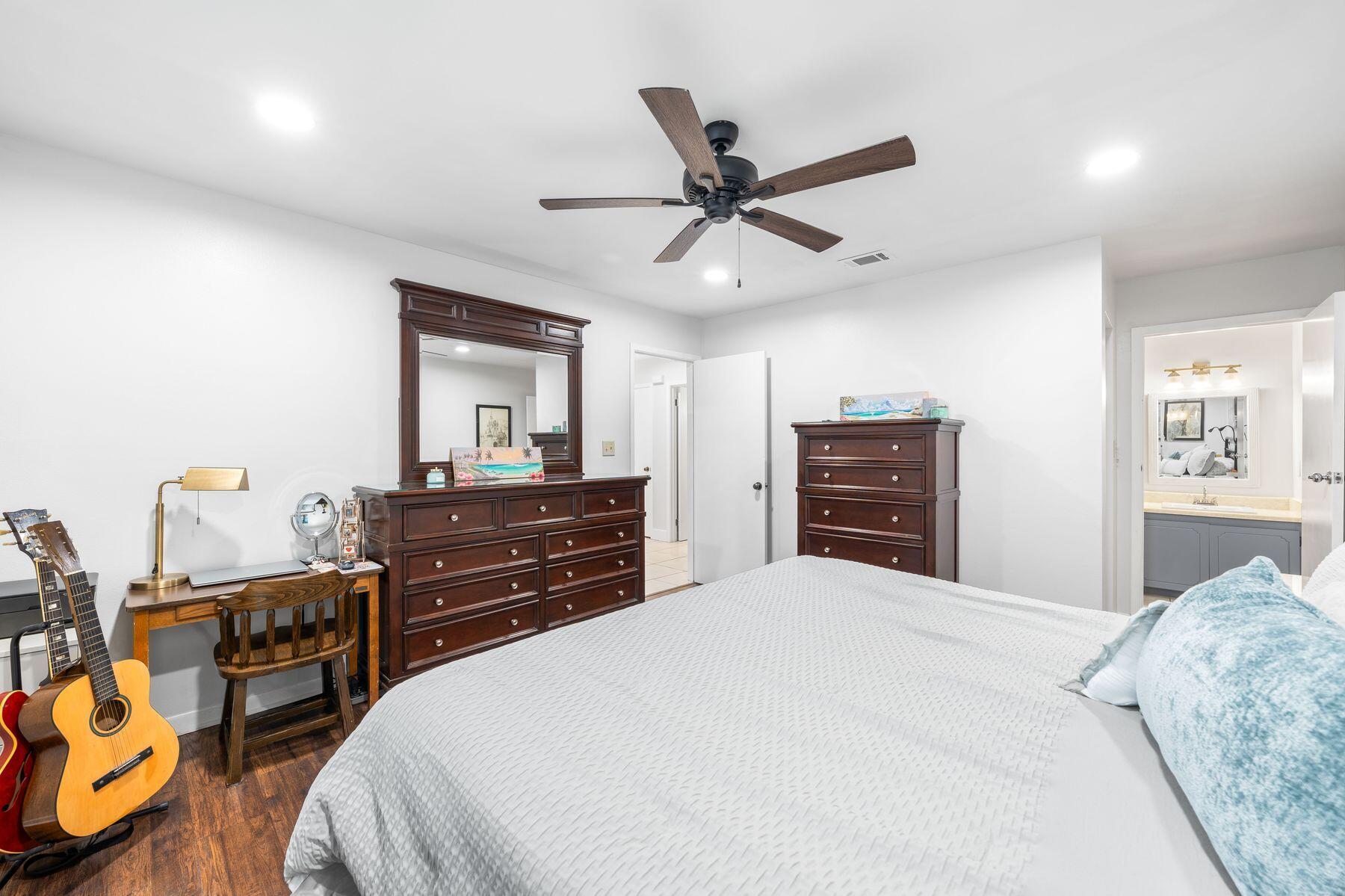 32 7th Avenue 120