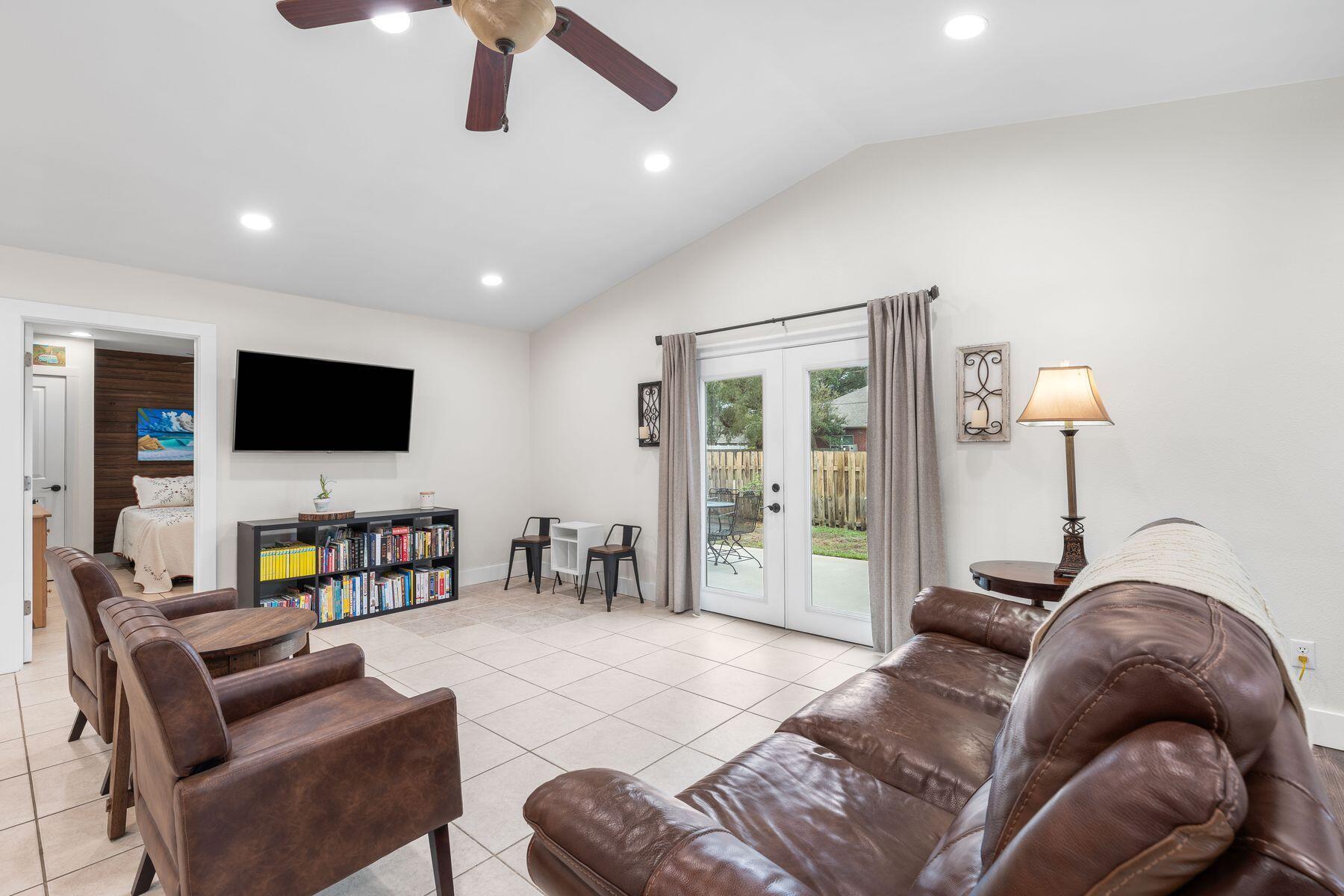 32 7th Avenue 120