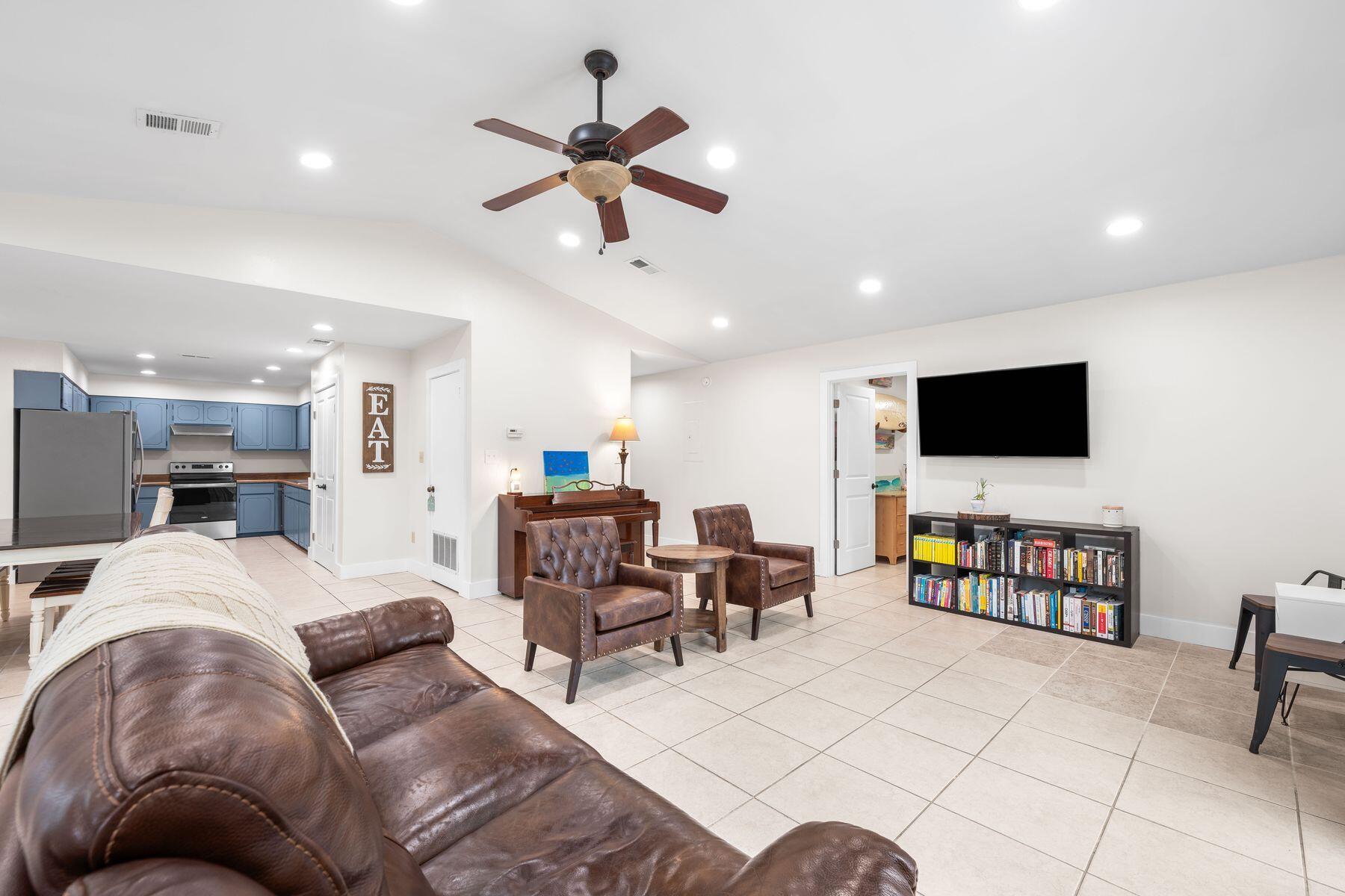 32 7th Avenue 120