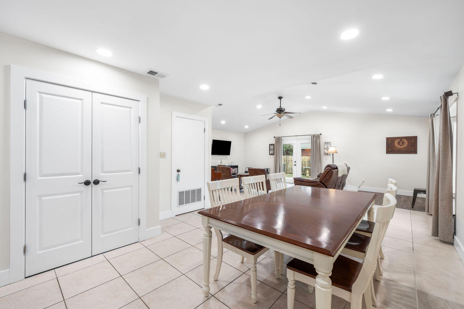 32 7th Avenue 120
