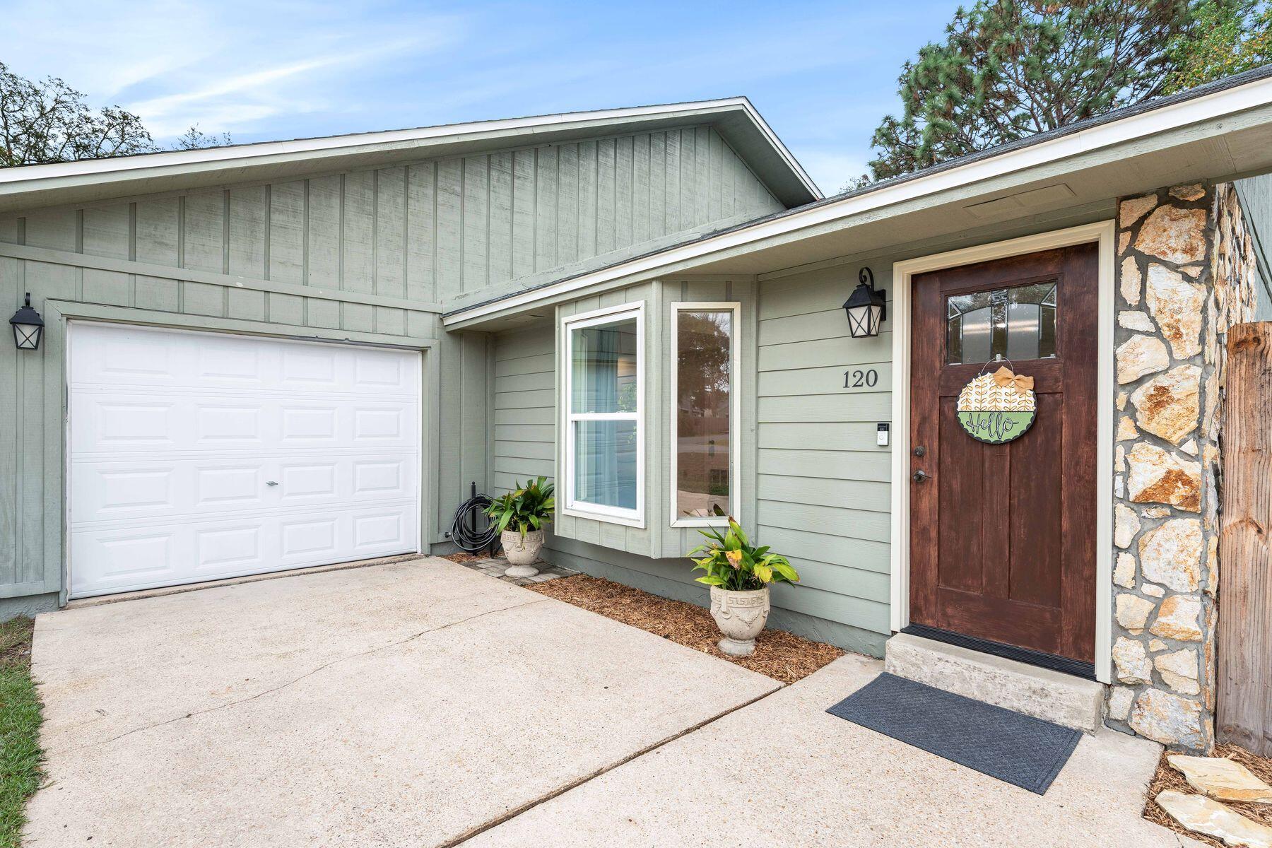 32 7th Avenue 120