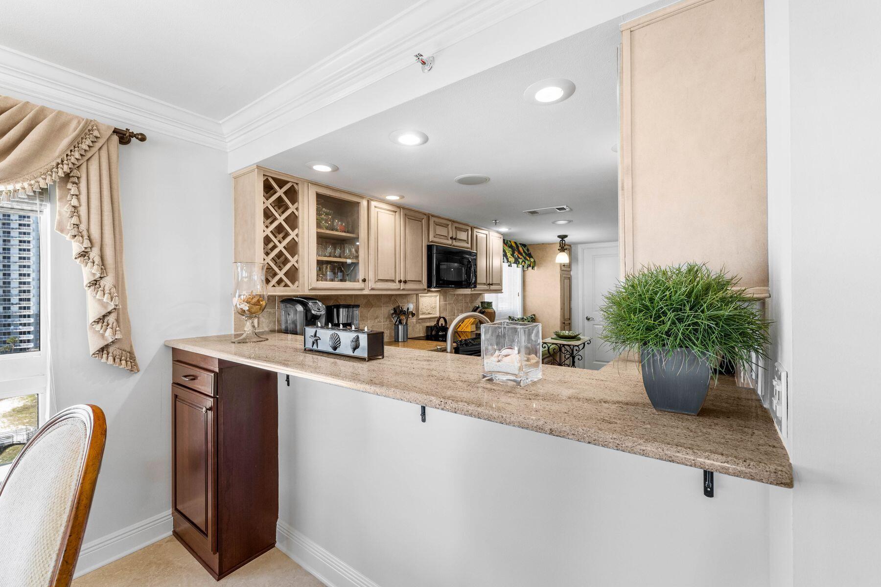 1008 E Highway 98 83