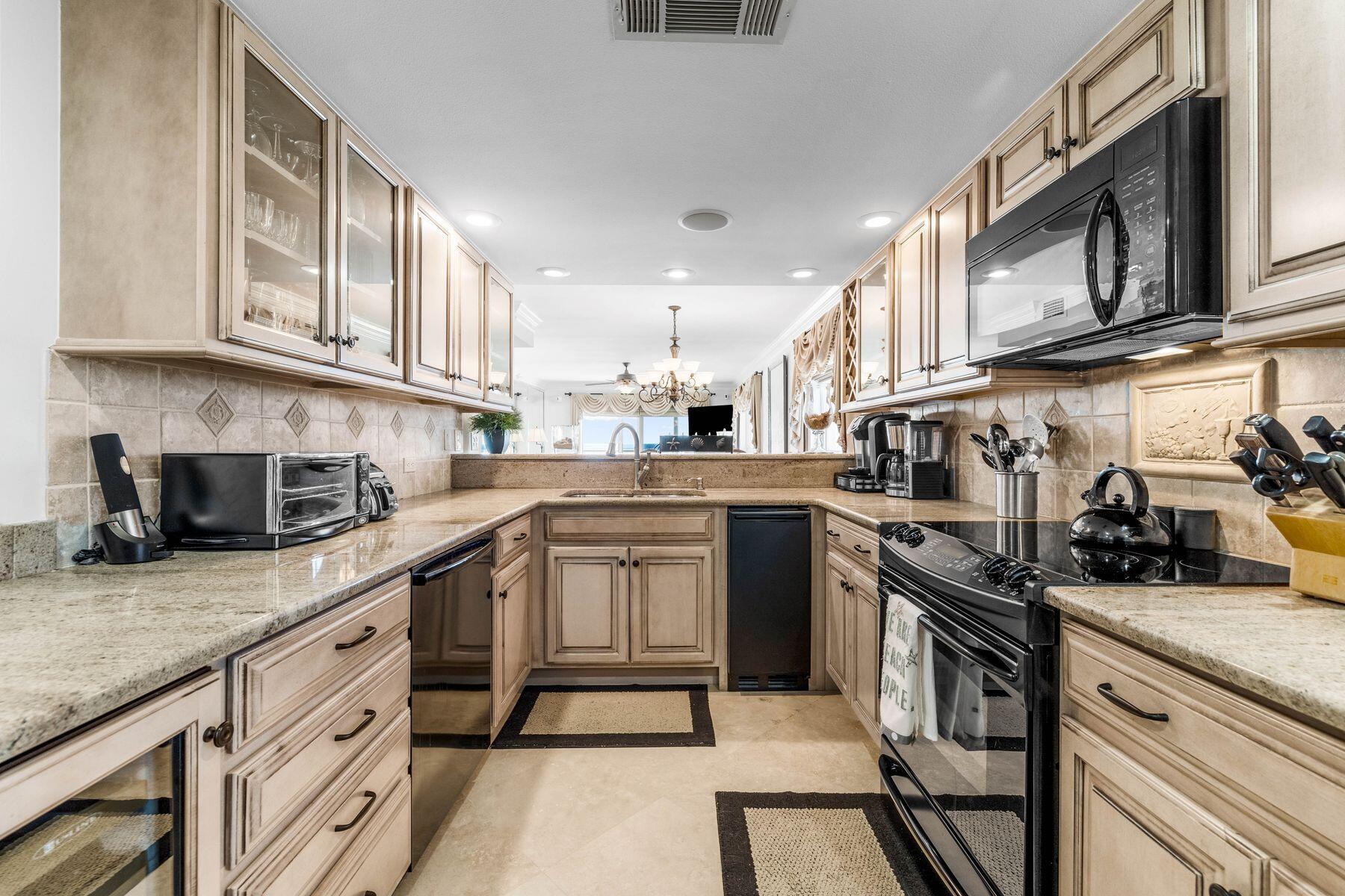 1008 E Highway 98 83