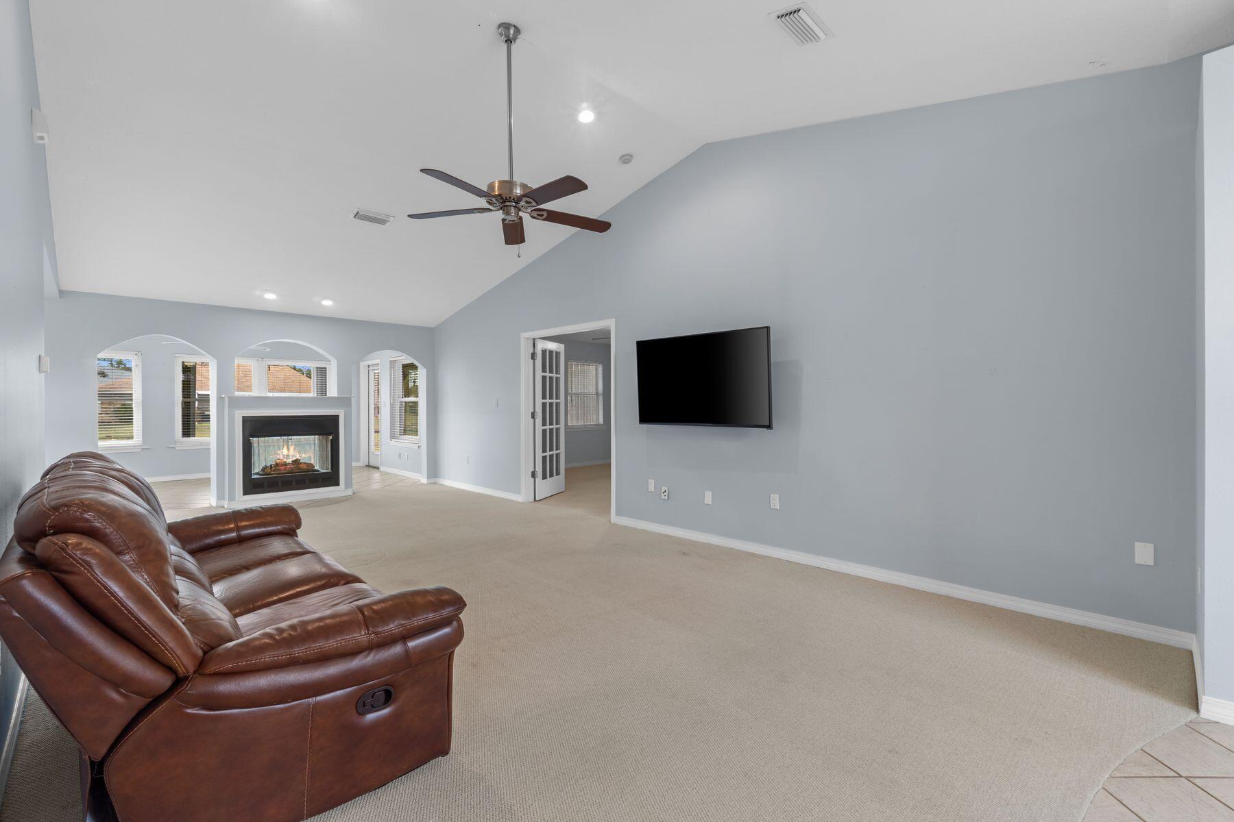 120 Hibiscus Lane