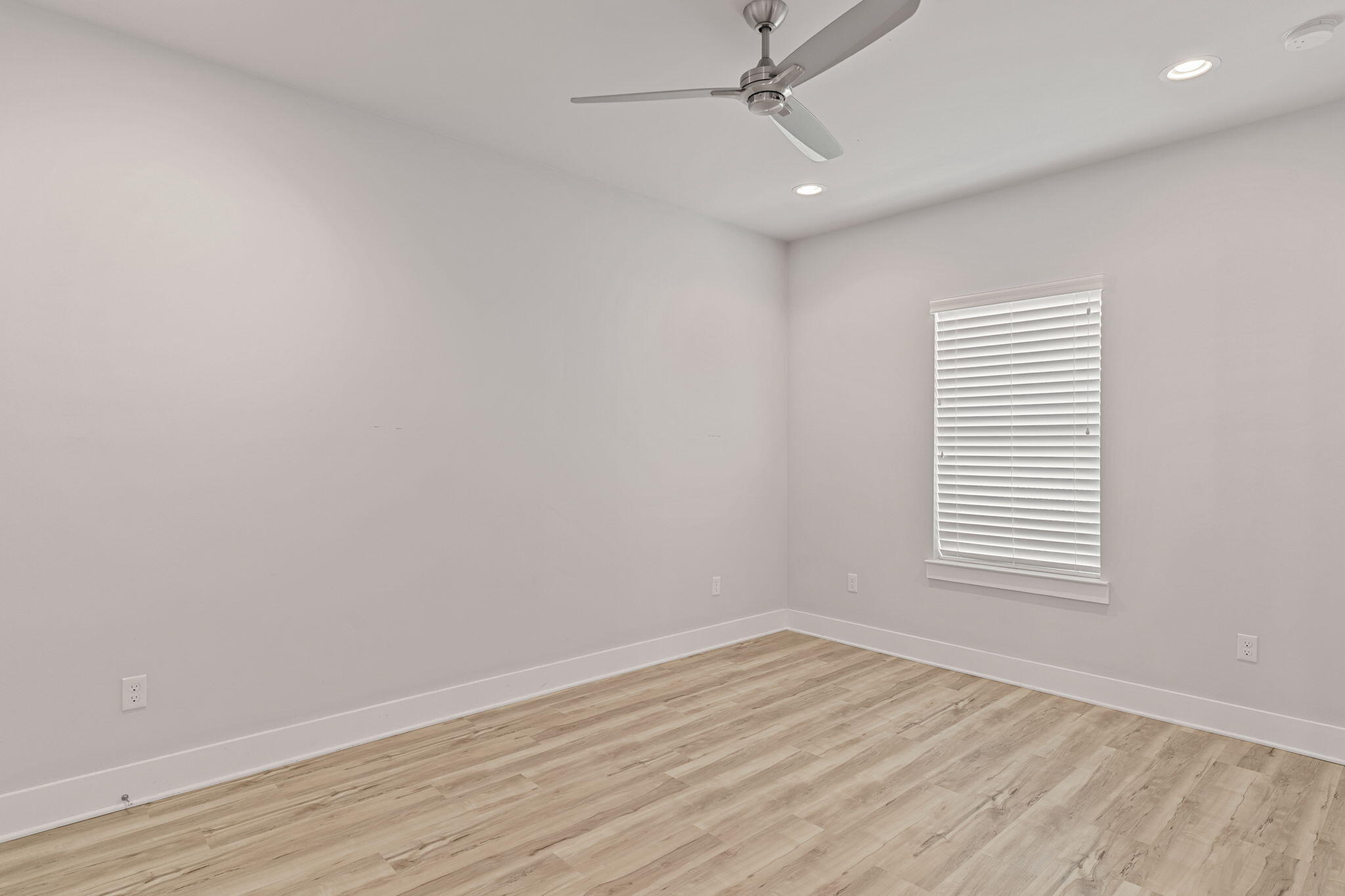 995 Airport Road 43