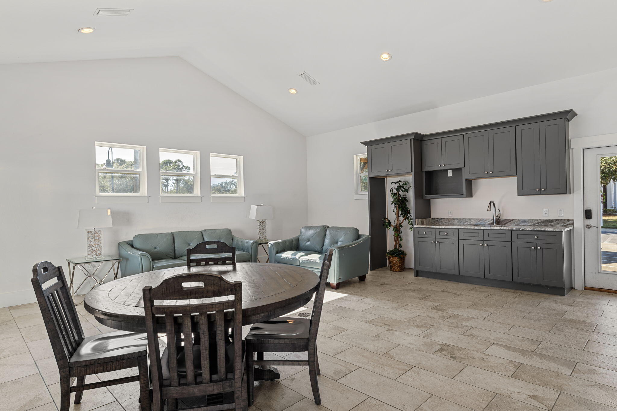 995 Airport Road 43