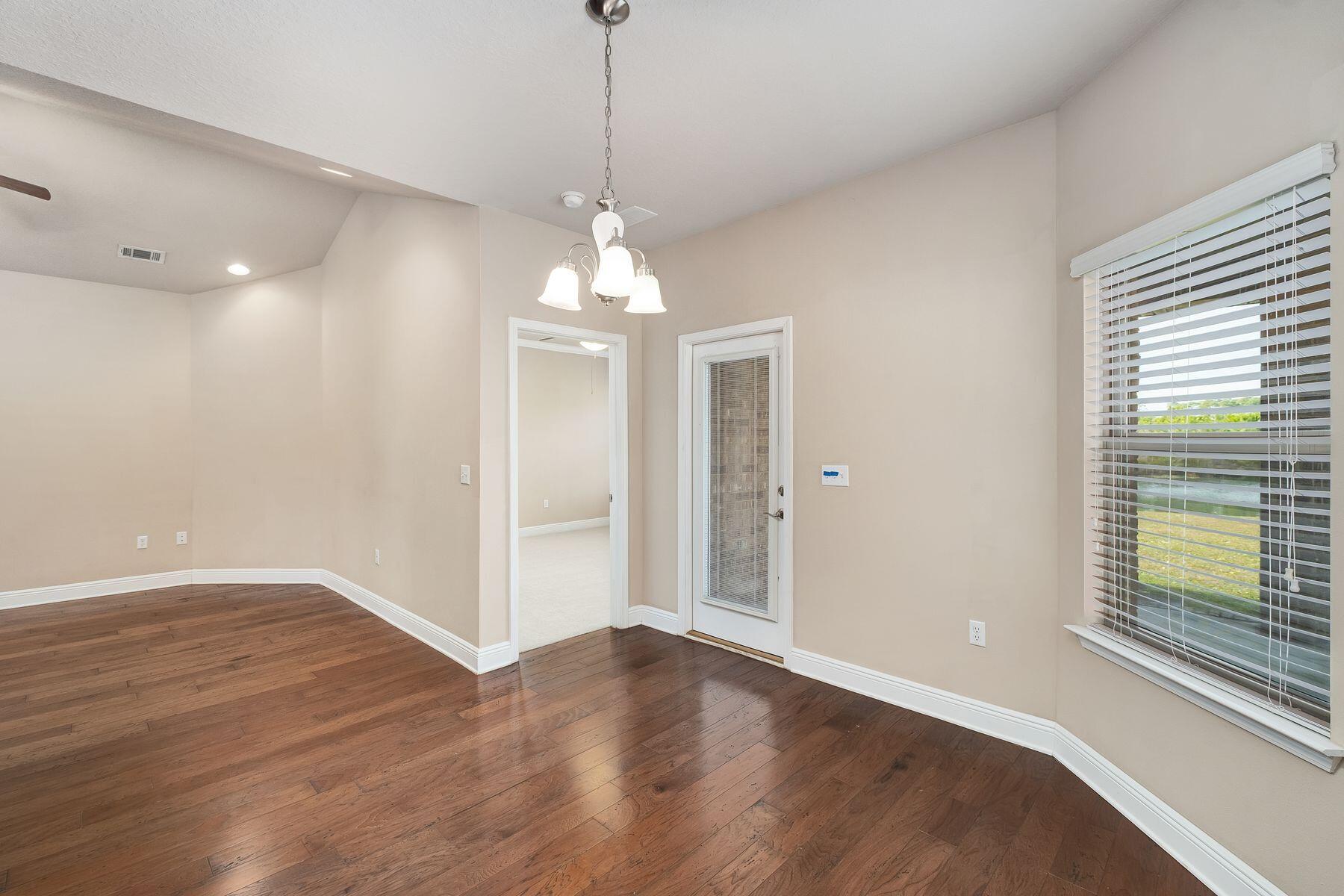 537 Pin Oak Loop