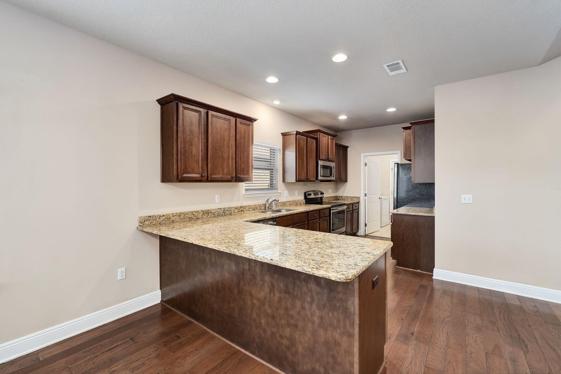 537 Pin Oak Loop
